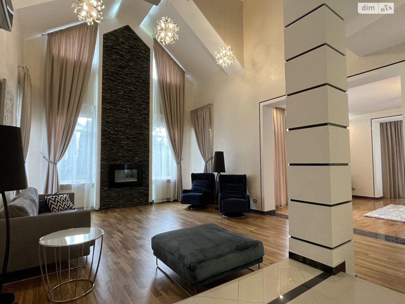 двухэтажный дом с гаражом, 500 кв. м, кирпич. Продажа в Козине фото 1 двухэтажный дом с гаражом, 500 кв. м, кирпич. Продажа в Козине фото 1