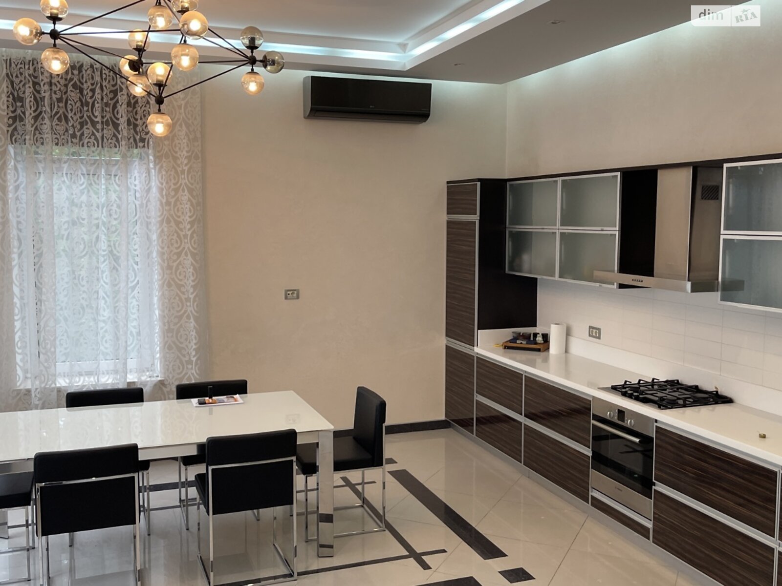 двухэтажный дом с гаражом, 500 кв. м, кирпич. Продажа в Козине фото 1 двухэтажный дом с гаражом, 500 кв. м, кирпич. Продажа в Козине фото 1