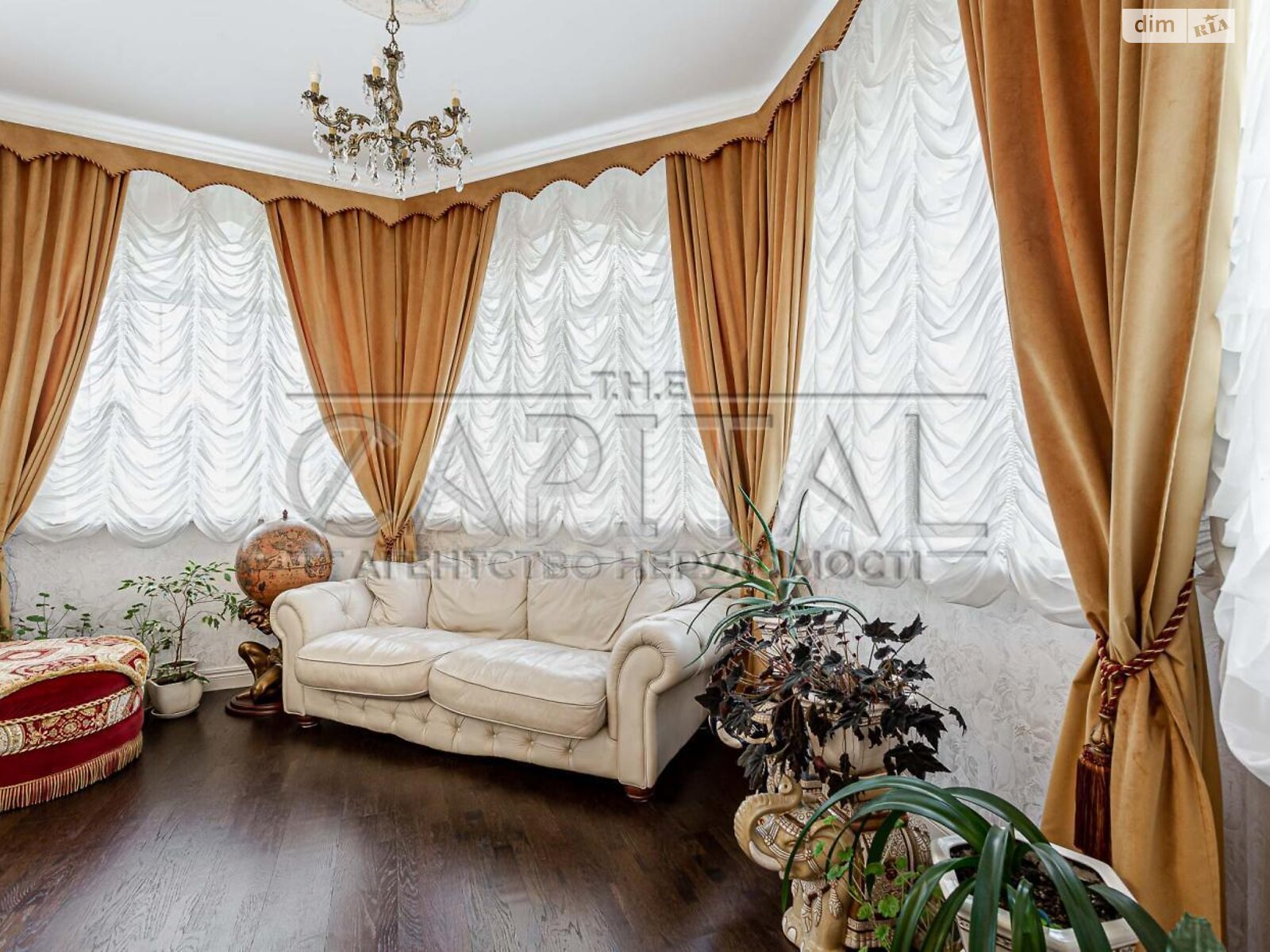 трехэтажный дом с балконом, 540 кв. м, кирпич. Продажа в Козине фото 1