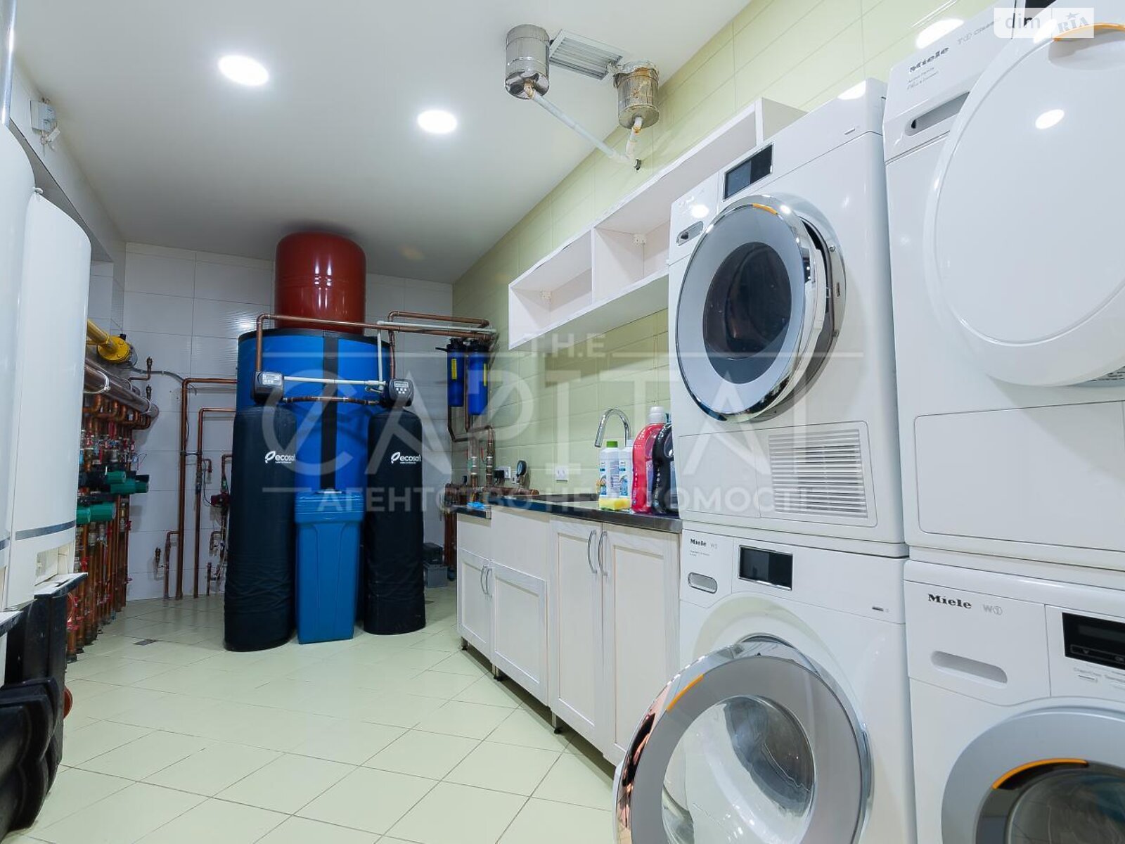 двухэтажный дом, 1200 кв. м, кирпич. Продажа в Козине фото 1 двухэтажный дом, 1200 кв. м, кирпич. Продажа в Козине фото 1