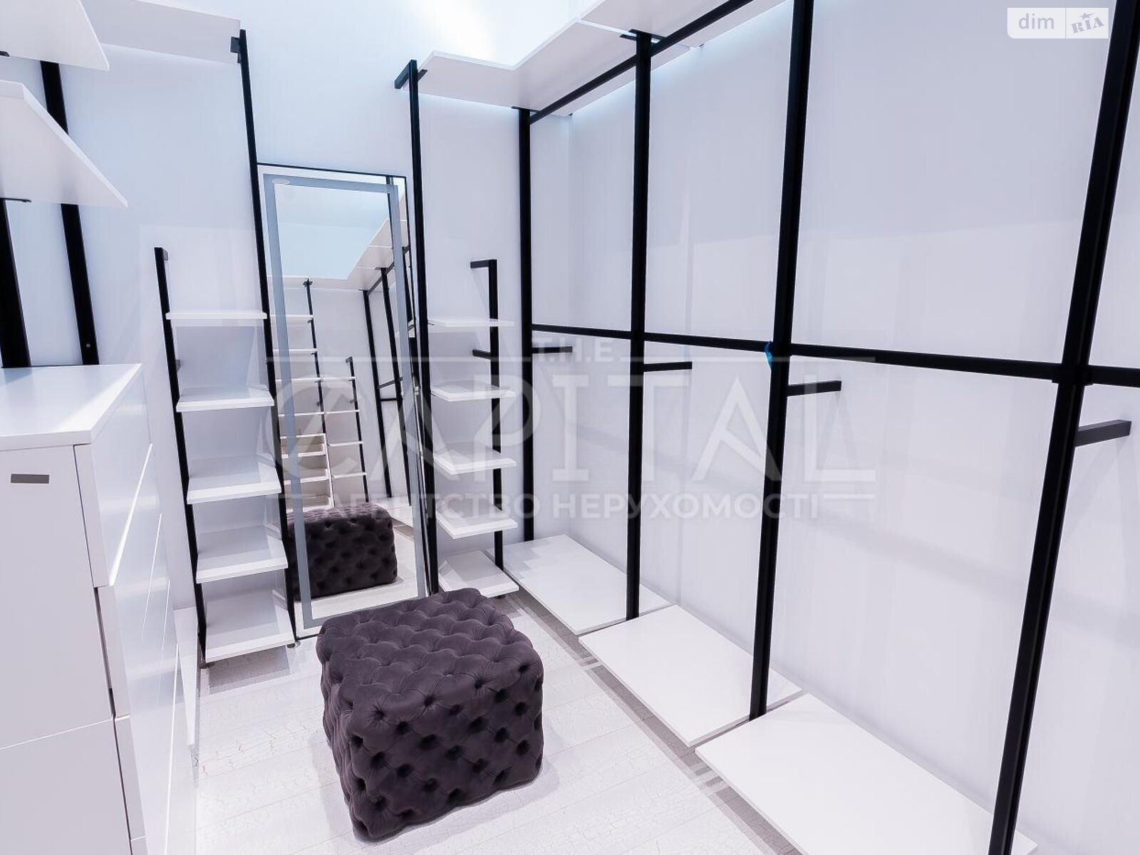 двухэтажный дом, 1200 кв. м, кирпич. Продажа в Козине фото 1 двухэтажный дом, 1200 кв. м, кирпич. Продажа в Козине фото 1