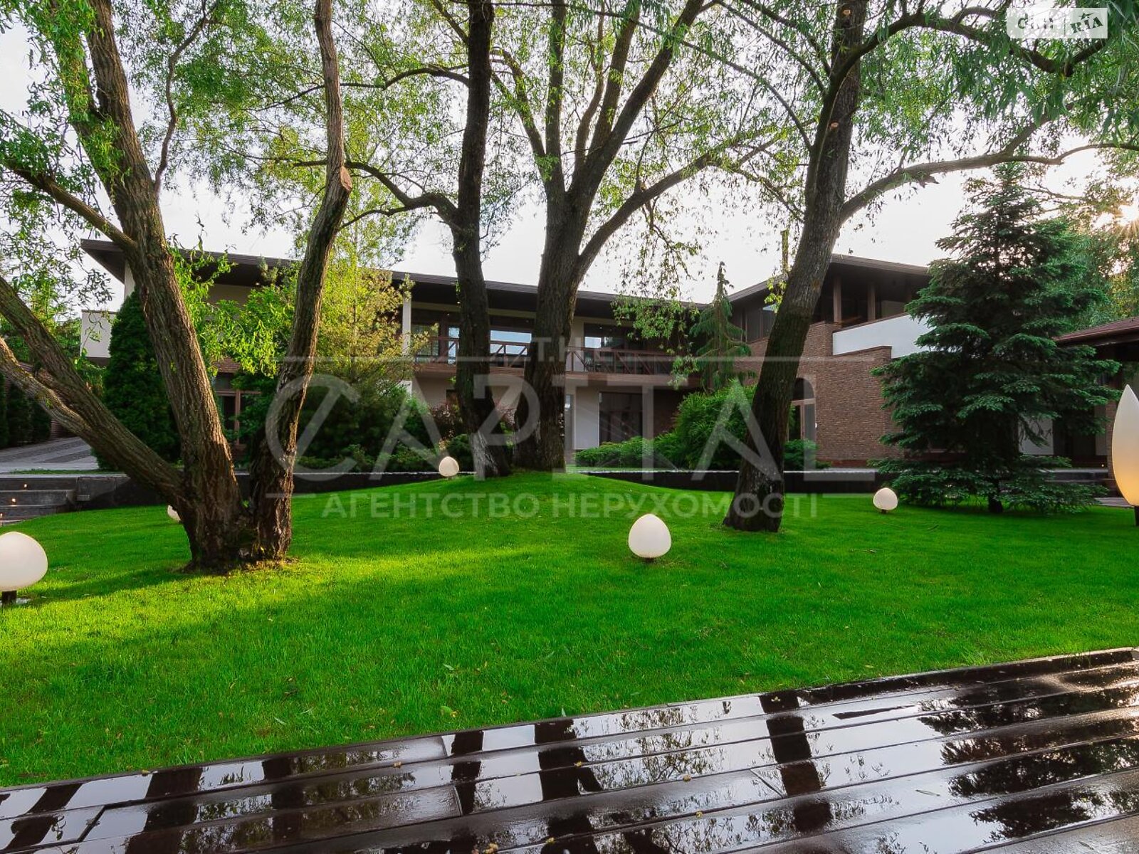 двухэтажный дом, 1200 кв. м, кирпич. Продажа в Козине фото 1 двухэтажный дом, 1200 кв. м, кирпич. Продажа в Козине фото 1