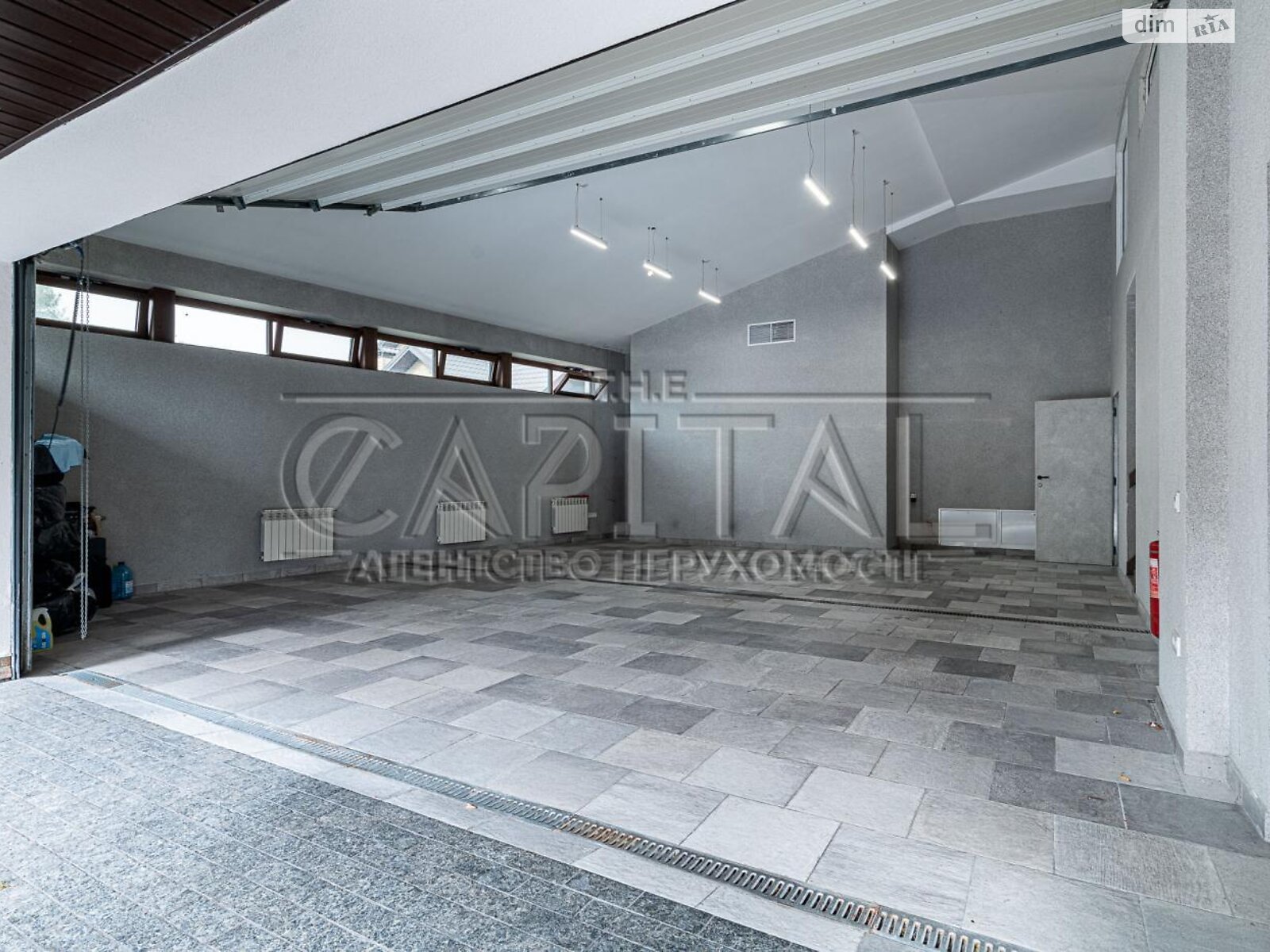 двухэтажный дом, 1200 кв. м, кирпич. Продажа в Козине фото 1 двухэтажный дом, 1200 кв. м, кирпич. Продажа в Козине фото 1