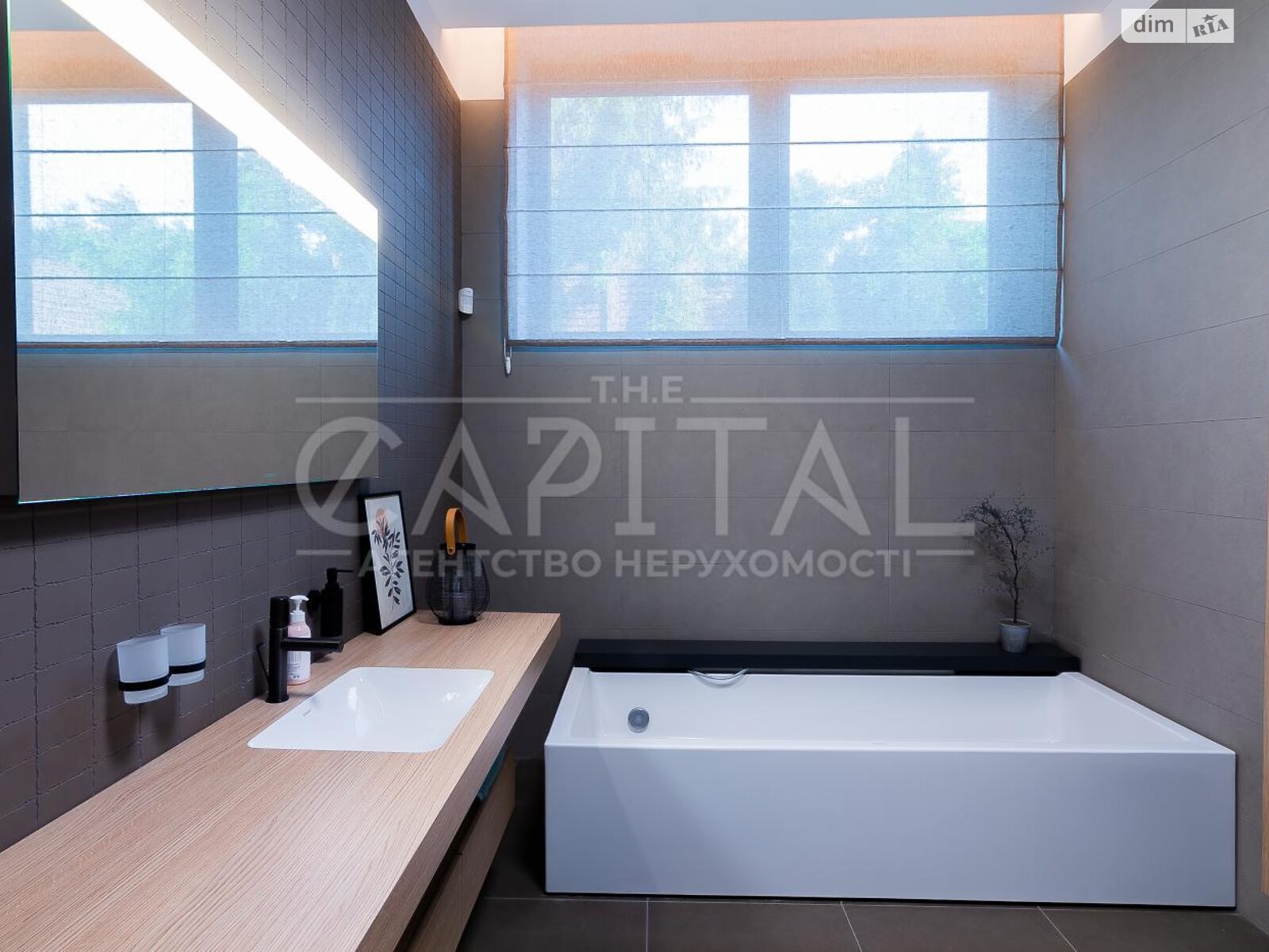 двухэтажный дом, 1200 кв. м, кирпич. Продажа в Козине фото 1 двухэтажный дом, 1200 кв. м, кирпич. Продажа в Козине фото 1