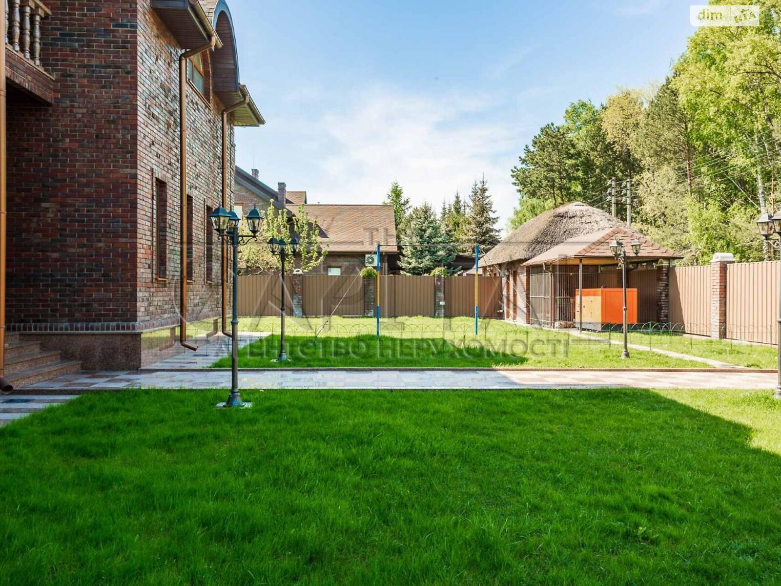двоповерховий будинок з верандою, 1086.6 кв. м, цегла. Продаж у Козині фото 1 двоповерховий будинок з верандою, 1086.6 кв. м, цегла. Продаж у Козині фото 1