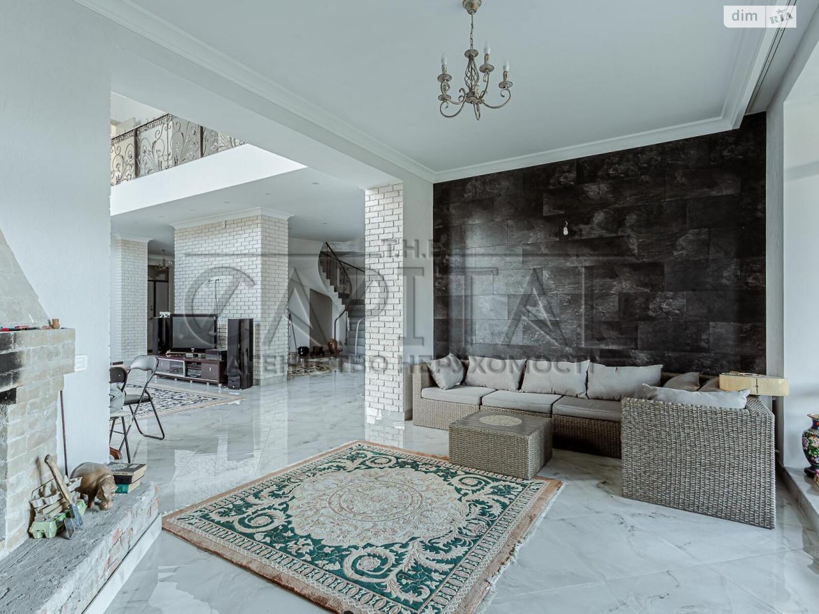 двухэтажный дом с гаражом, 690 кв. м, кирпич. Продажа в Козине фото 1 двухэтажный дом с гаражом, 690 кв. м, кирпич. Продажа в Козине фото 1