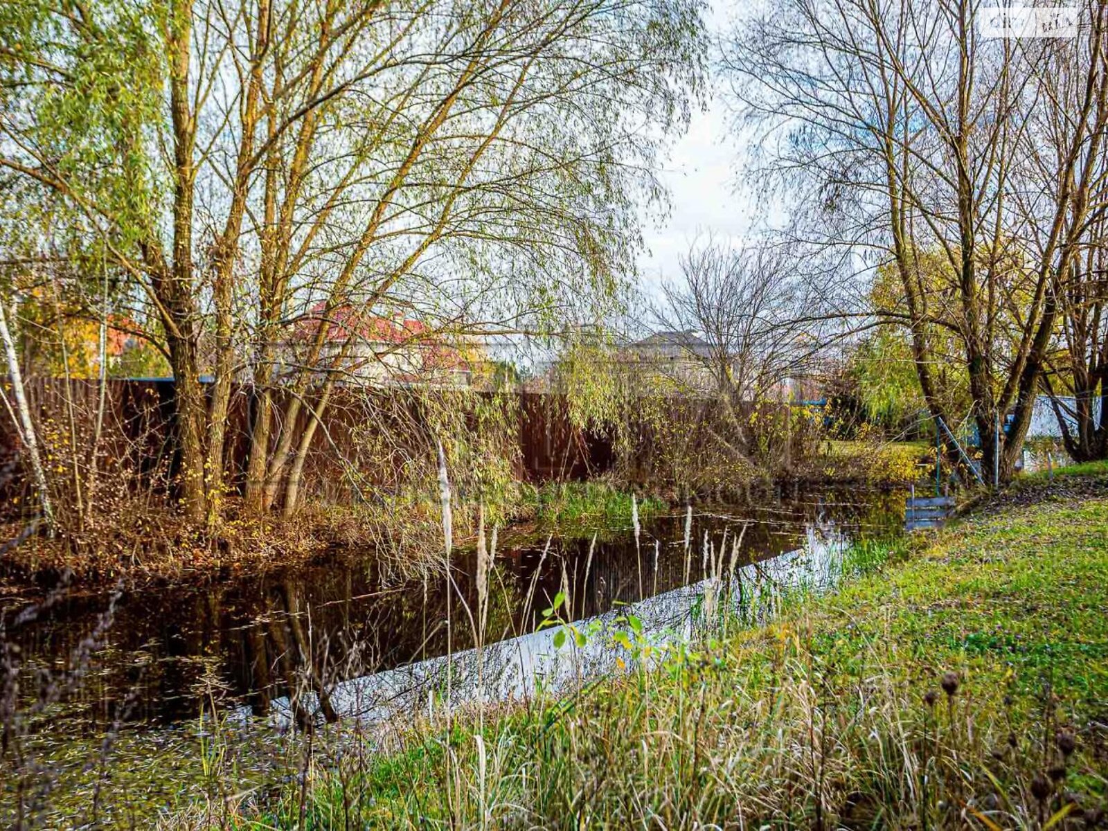 двухэтажный дом с гаражом, 690 кв. м, кирпич. Продажа в Козине фото 1 двухэтажный дом с гаражом, 690 кв. м, кирпич. Продажа в Козине фото 1