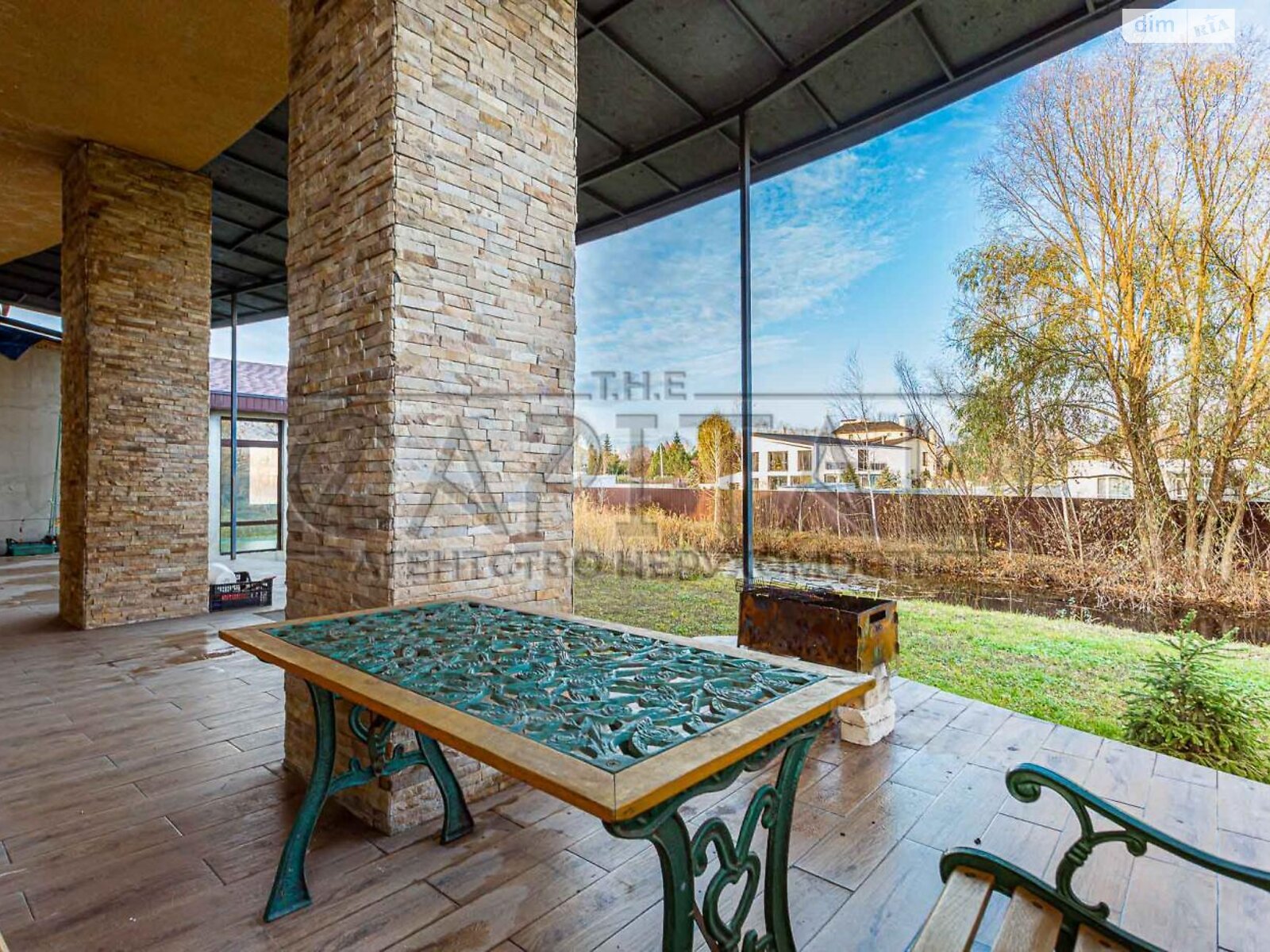 двухэтажный дом с гаражом, 690 кв. м, кирпич. Продажа в Козине фото 1 двухэтажный дом с гаражом, 690 кв. м, кирпич. Продажа в Козине фото 1