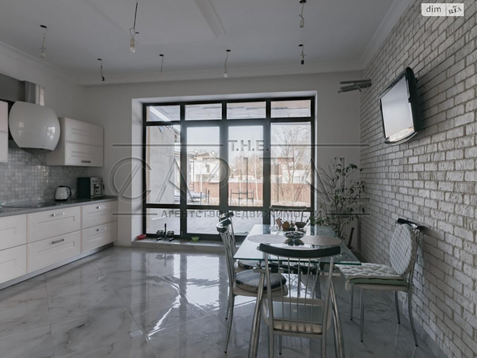 двоповерховий будинок з гаражем, 690 кв. м, цегла. Продаж у Козині фото 1 двоповерховий будинок з гаражем, 690 кв. м, цегла. Продаж у Козині фото 1