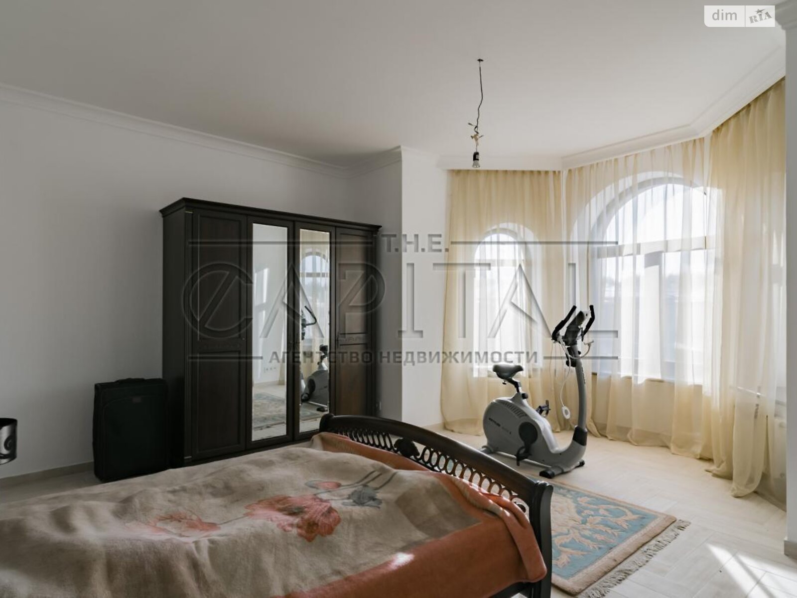 двоповерховий будинок з гаражем, 690 кв. м, цегла. Продаж у Козині фото 1 двоповерховий будинок з гаражем, 690 кв. м, цегла. Продаж у Козині фото 1