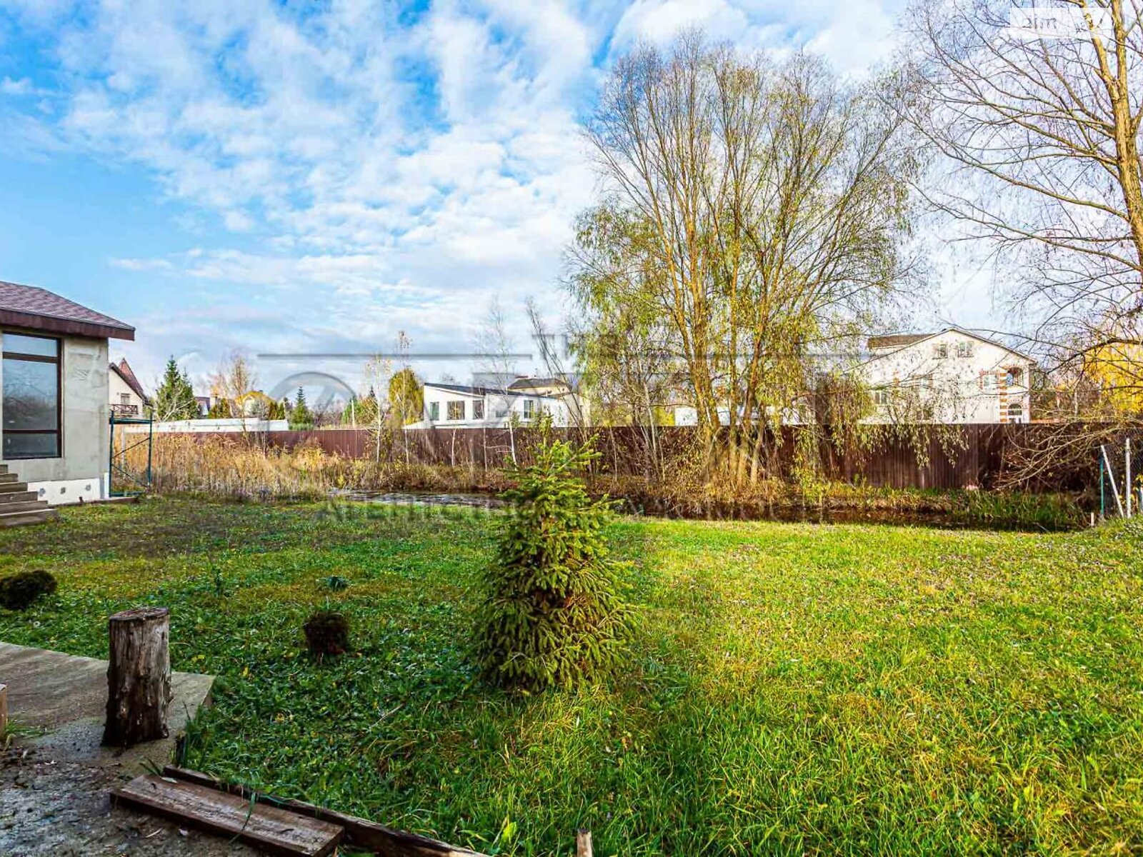 двоповерховий будинок з гаражем, 690 кв. м, цегла. Продаж у Козині фото 1 двоповерховий будинок з гаражем, 690 кв. м, цегла. Продаж у Козині фото 1
