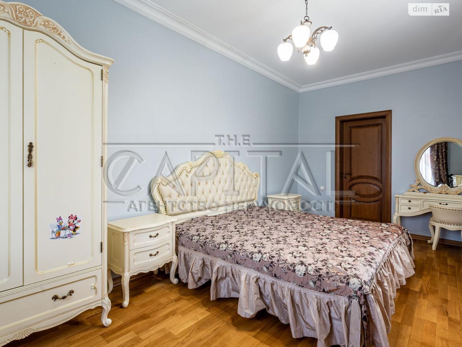 трехэтажный дом с гаражом, 490 кв. м, кирпич. Продажа в Козине фото 1 трехэтажный дом с гаражом, 490 кв. м, кирпич. Продажа в Козине фото 1