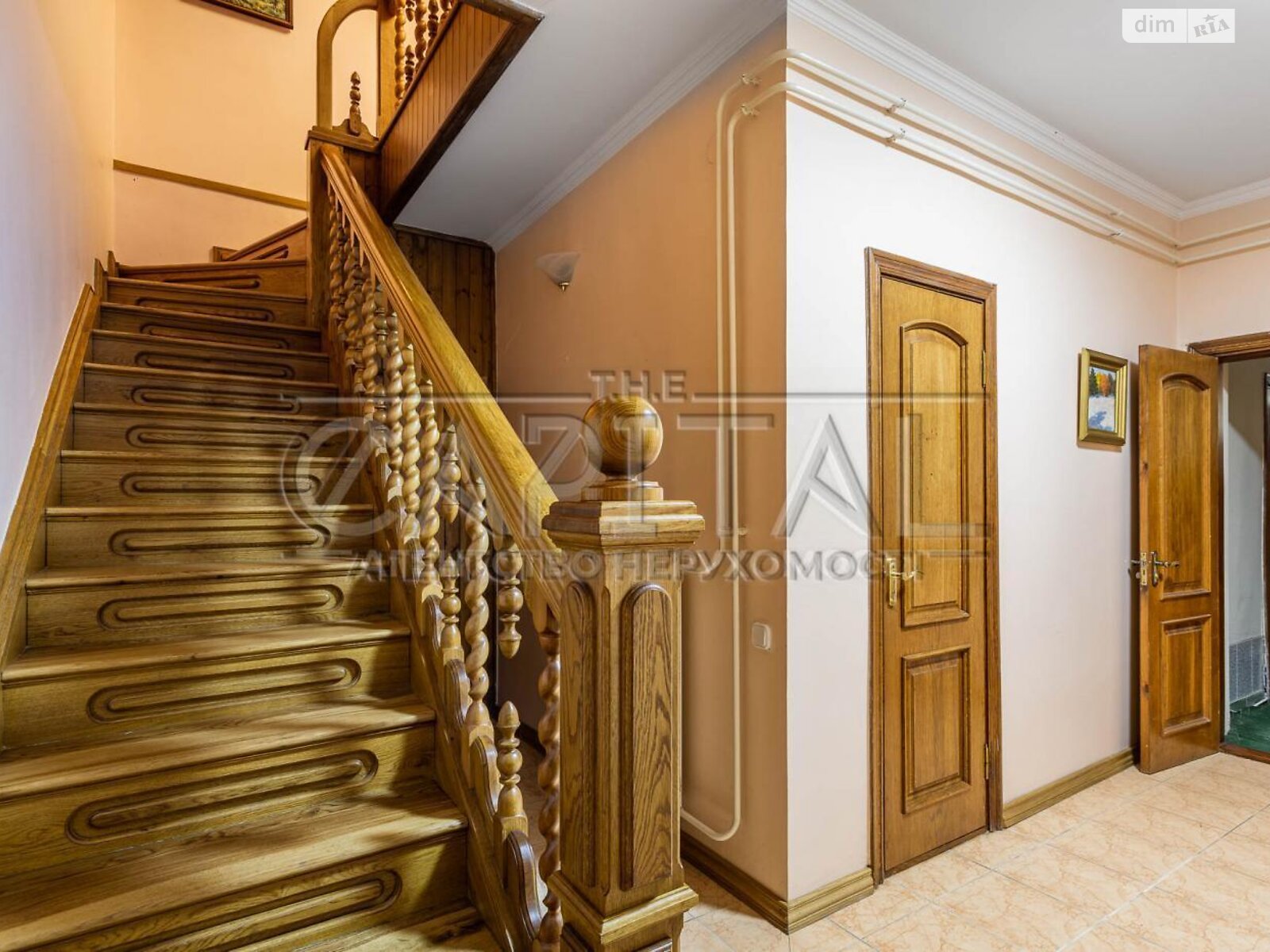трехэтажный дом с гаражом, 490 кв. м, кирпич. Продажа в Козине фото 1 трехэтажный дом с гаражом, 490 кв. м, кирпич. Продажа в Козине фото 1
