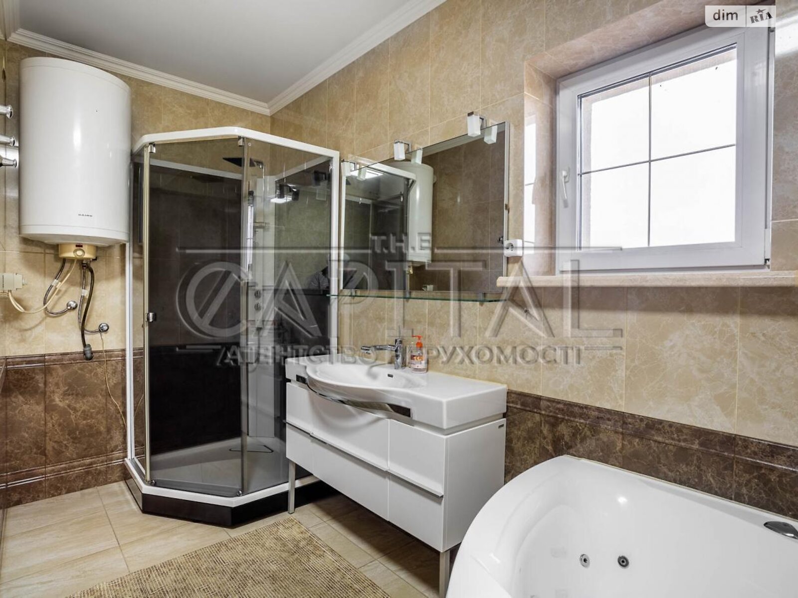 трехэтажный дом с гаражом, 490 кв. м, кирпич. Продажа в Козине фото 1 трехэтажный дом с гаражом, 490 кв. м, кирпич. Продажа в Козине фото 1