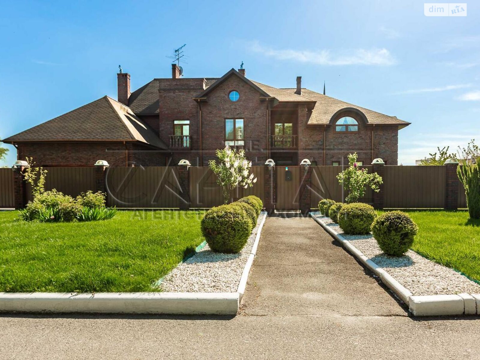 двоповерховий будинок з верандою, 1086.6 кв. м, цегла. Продаж у Козині фото 1 двоповерховий будинок з верандою, 1086.6 кв. м, цегла. Продаж у Козині фото 1