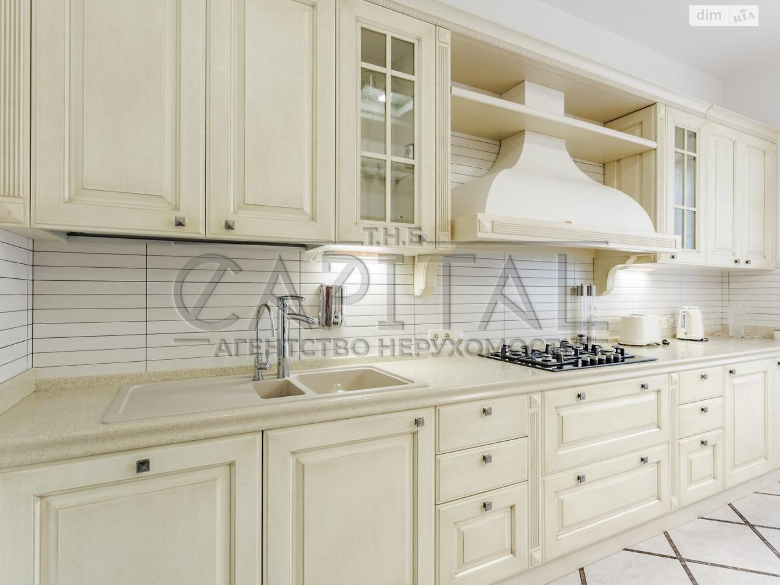 двоповерховий будинок з верандою, 1086.6 кв. м, цегла. Продаж у Козині фото 1 двоповерховий будинок з верандою, 1086.6 кв. м, цегла. Продаж у Козині фото 1