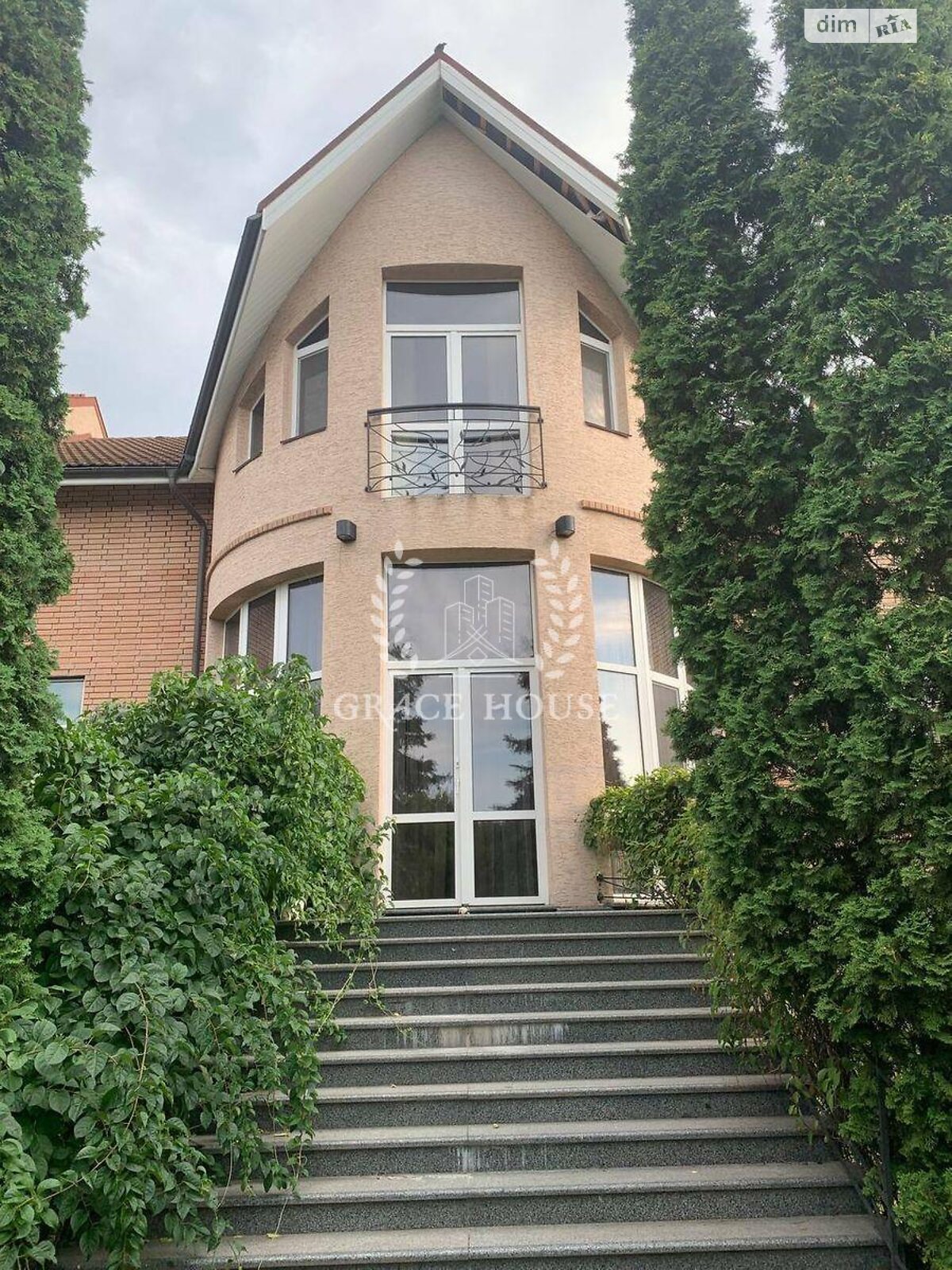 трехэтажный дом с верандой, 678.8 кв. м, кирпич. Продажа в Козине фото 1 трехэтажный дом с верандой, 678.8 кв. м, кирпич. Продажа в Козине фото 1