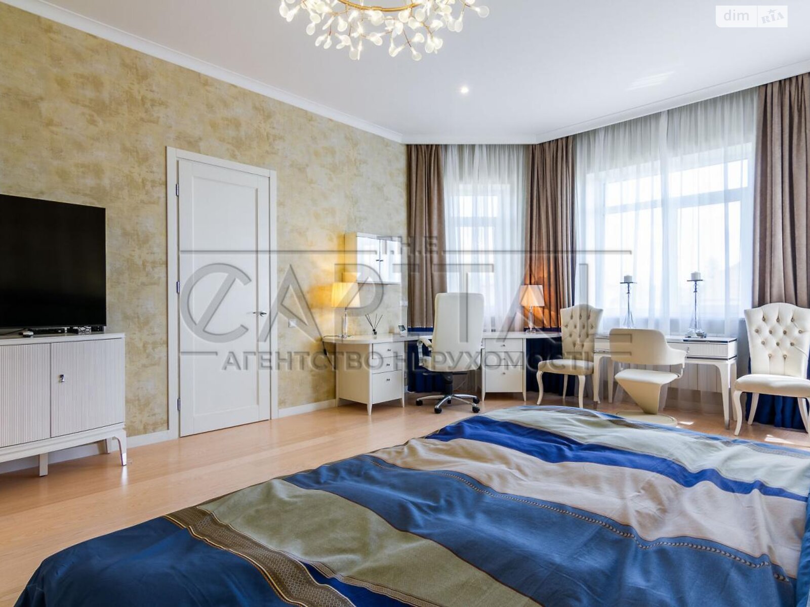 триповерховий будинок, 465.2 кв. м, цегла. Продаж у Козині фото 1 триповерховий будинок, 465.2 кв. м, цегла. Продаж у Козині фото 1