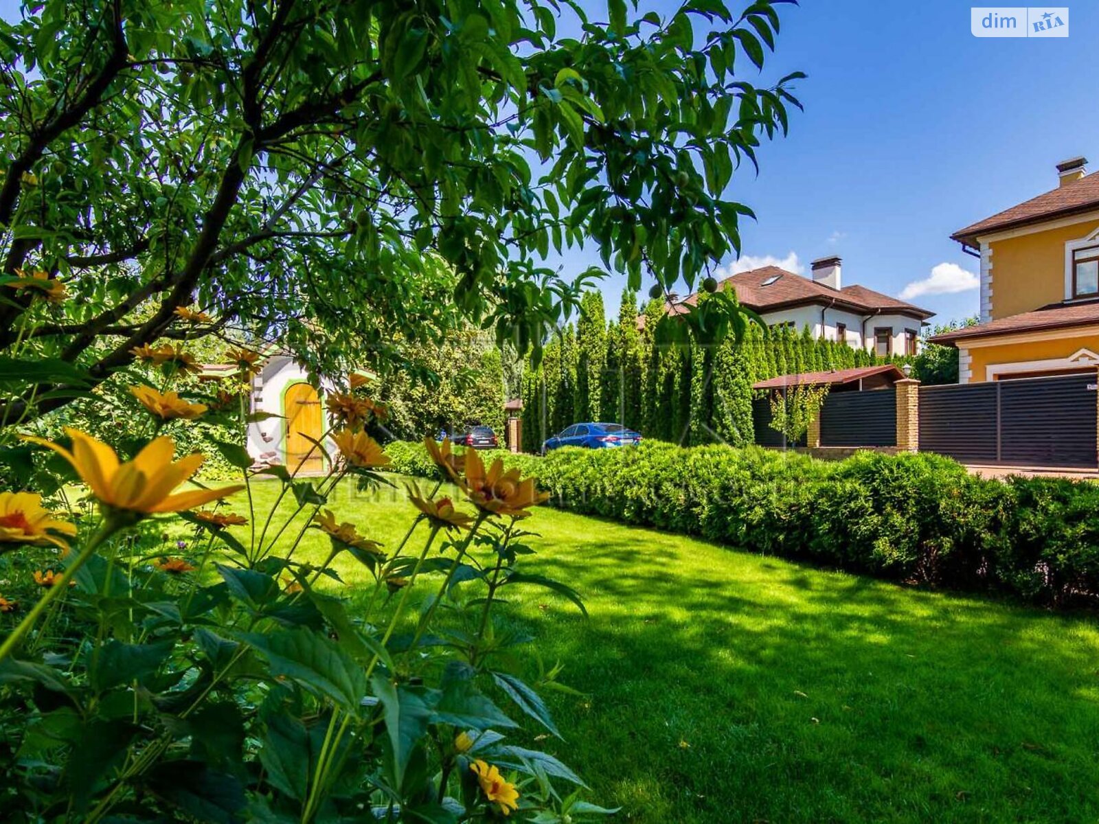 триповерховий будинок, 465.2 кв. м, цегла. Продаж у Козині фото 1 триповерховий будинок, 465.2 кв. м, цегла. Продаж у Козині фото 1