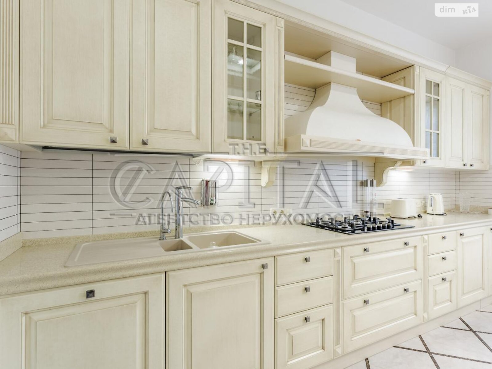 двоповерховий будинок, 1086.6 кв. м, цегла. Продаж у Козині фото 1 двоповерховий будинок, 1086.6 кв. м, цегла. Продаж у Козині фото 1