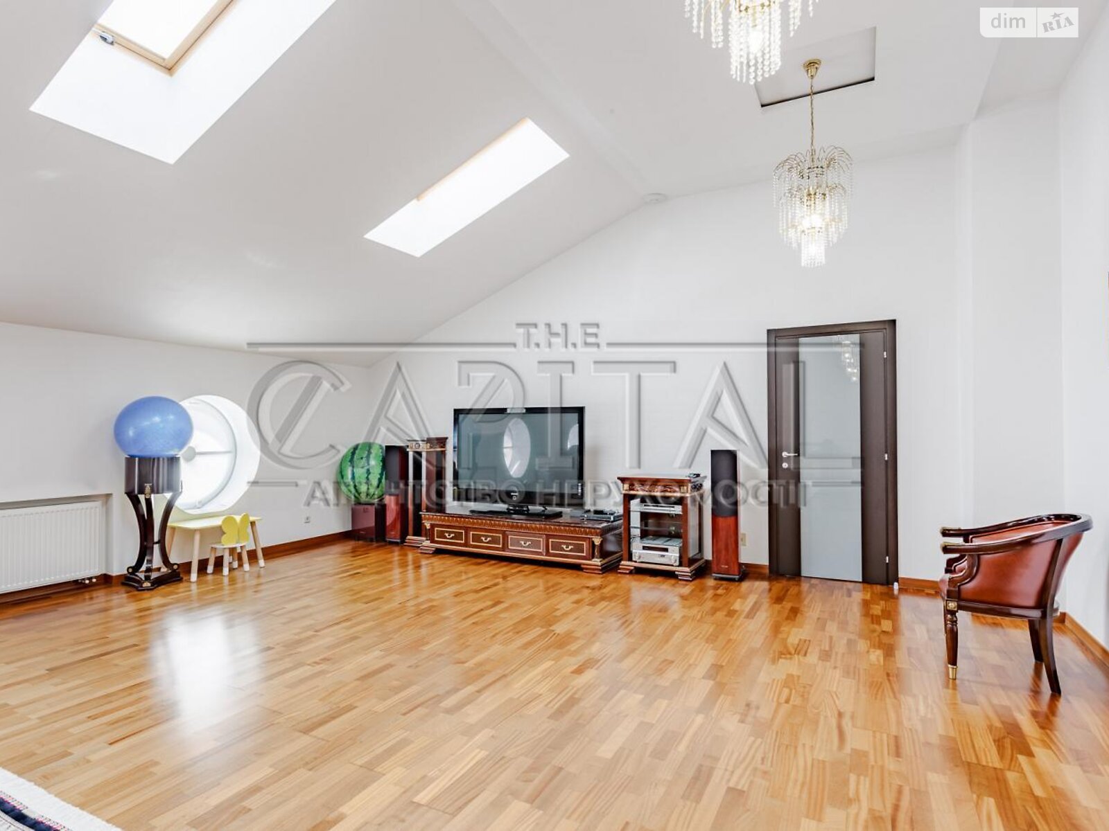 двоповерховий будинок, 1086.6 кв. м, цегла. Продаж у Козині фото 1 двоповерховий будинок, 1086.6 кв. м, цегла. Продаж у Козині фото 1