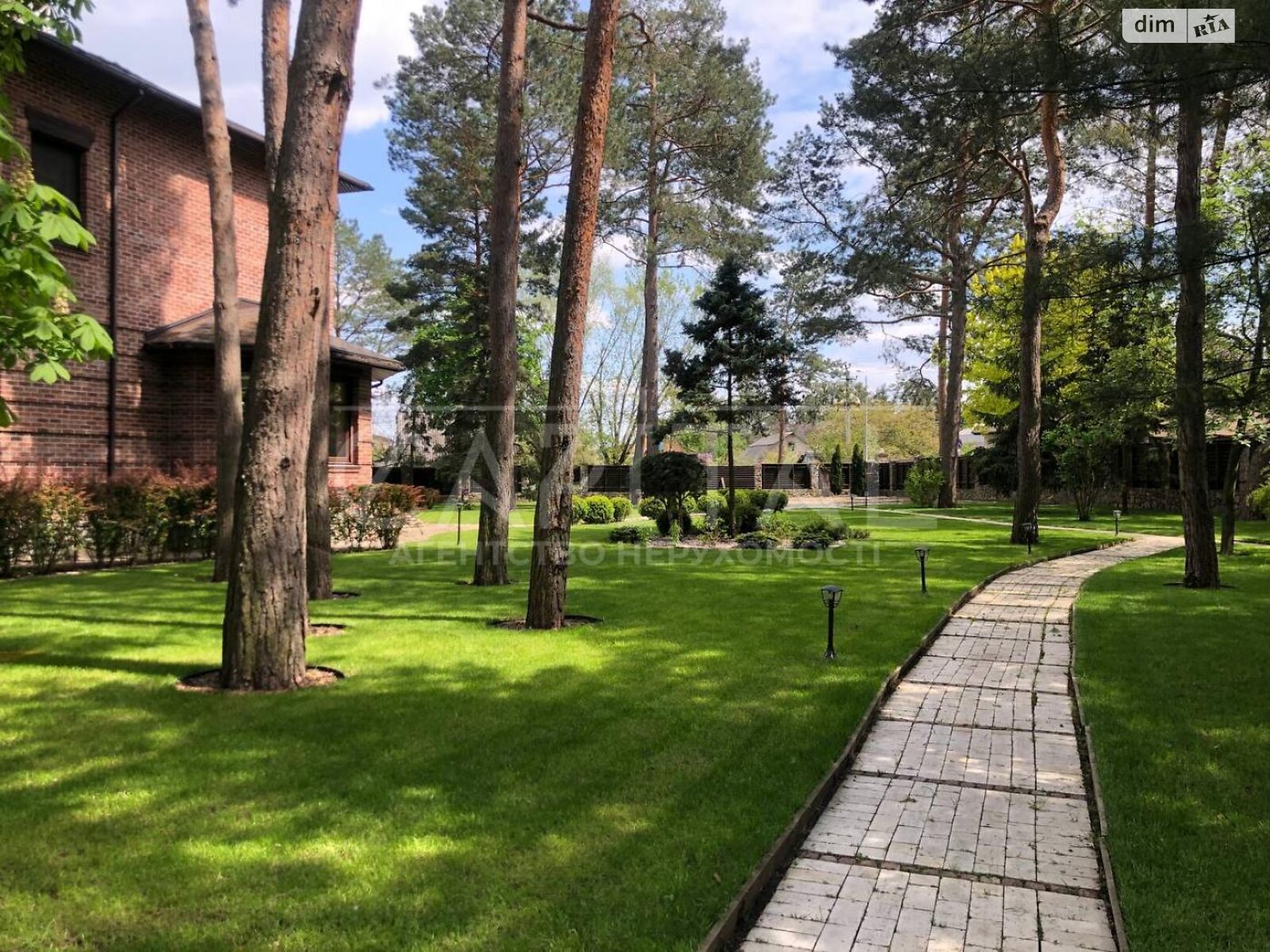 двоповерховий будинок з опаленням, 538.4 кв. м, цегла. Продаж у Козині фото 1 двоповерховий будинок з опаленням, 538.4 кв. м, цегла. Продаж у Козині фото 1