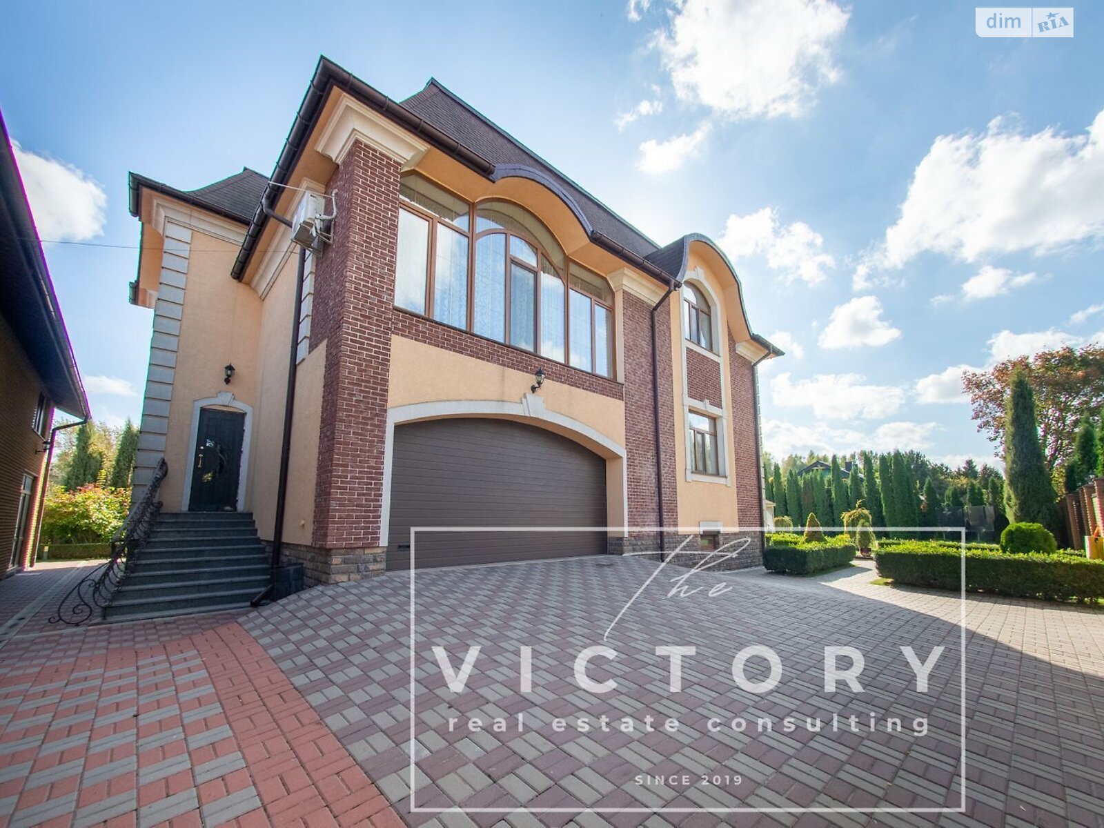 четырехэтажный дом с гаражом, 670.3 кв. м, кирпич. Продажа в Козине фото 1 четырехэтажный дом с гаражом, 670.3 кв. м, кирпич. Продажа в Козине фото 1