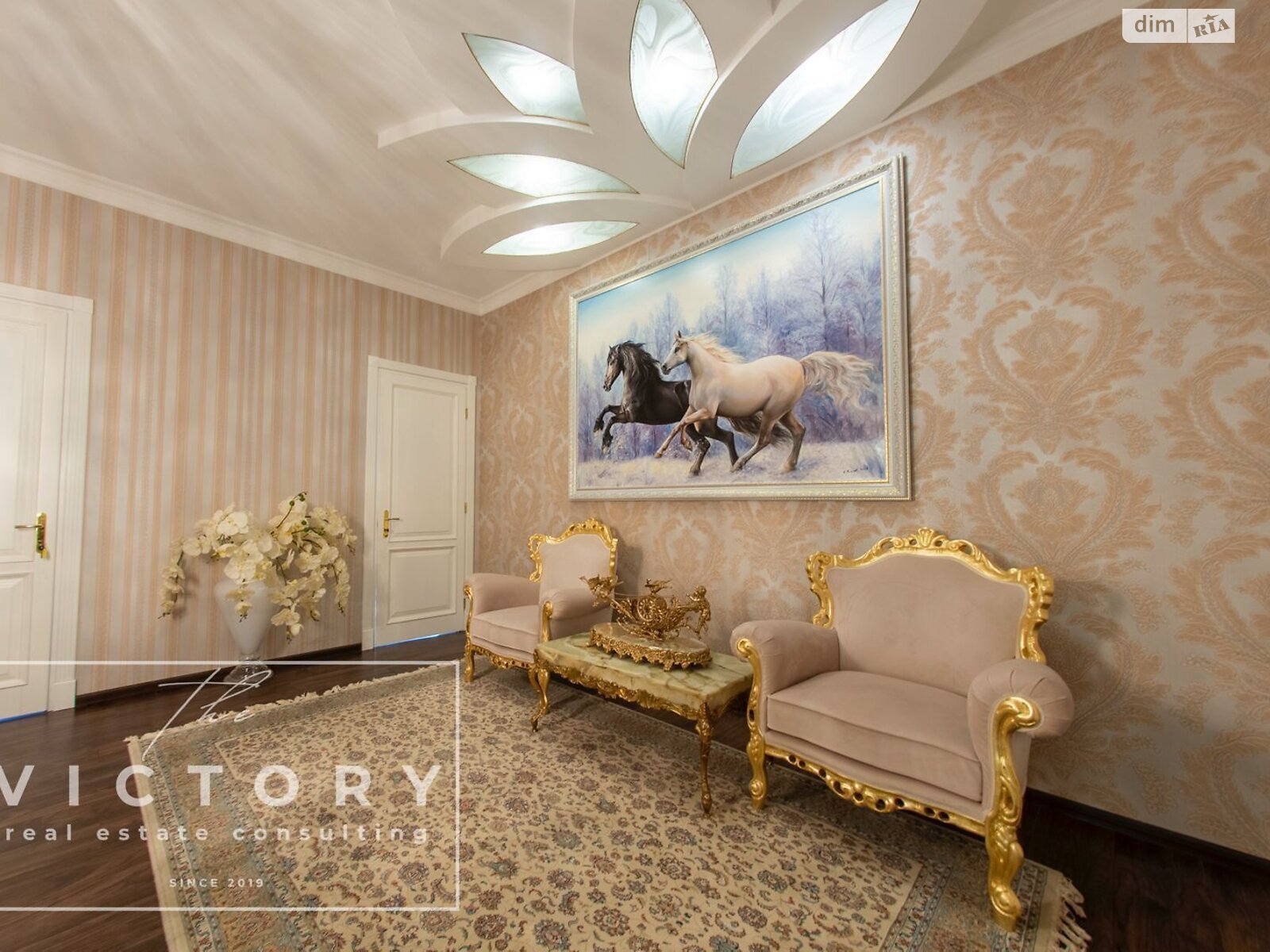 четырехэтажный дом с гаражом, 670.3 кв. м, кирпич. Продажа в Козине фото 1 четырехэтажный дом с гаражом, 670.3 кв. м, кирпич. Продажа в Козине фото 1