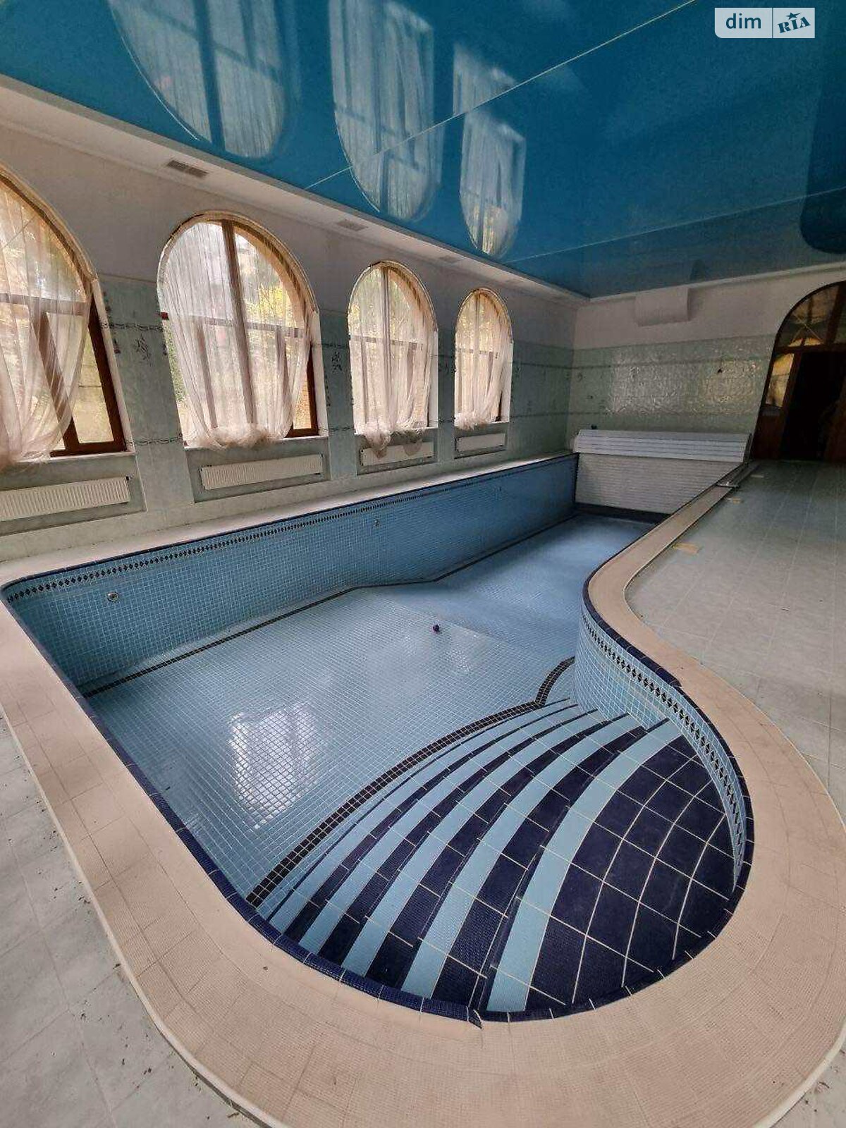 двоповерховий будинок з гаражем, 980 кв. м, цегла. Продаж у Козині фото 1 двоповерховий будинок з гаражем, 980 кв. м, цегла. Продаж у Козині фото 1