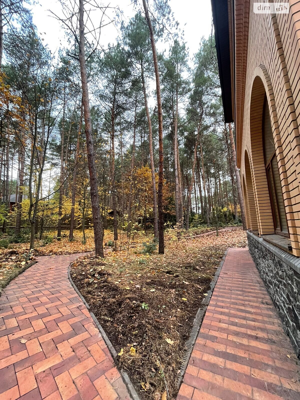 двоповерховий будинок з гаражем, 980 кв. м, цегла. Продаж у Козині фото 1 двоповерховий будинок з гаражем, 980 кв. м, цегла. Продаж у Козині фото 1