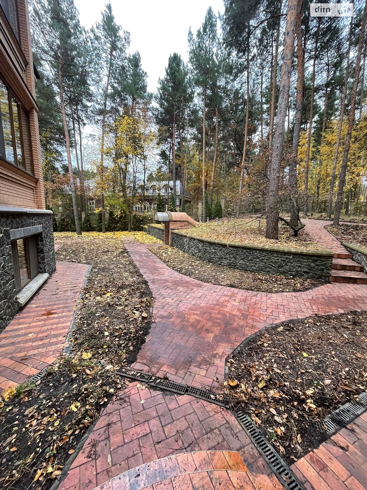 двоповерховий будинок з гаражем, 980 кв. м, цегла. Продаж у Козині фото 1 двоповерховий будинок з гаражем, 980 кв. м, цегла. Продаж у Козині фото 1