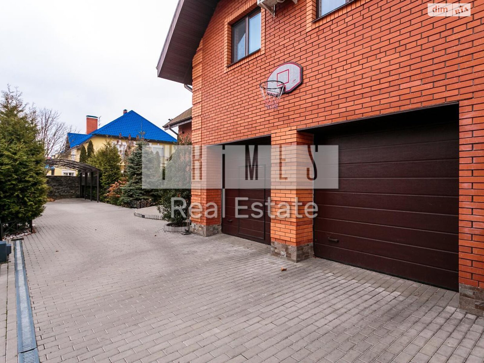 двухэтажный дом с гаражом, 410 кв. м, кирпич. Продажа в Козине фото 1 двухэтажный дом с гаражом, 410 кв. м, кирпич. Продажа в Козине фото 1