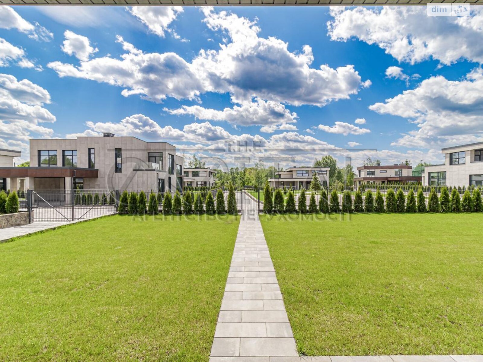двоповерховий будинок, 263 кв. м, цегла. Продаж у Козині фото 1 двоповерховий будинок, 263 кв. м, цегла. Продаж у Козині фото 1