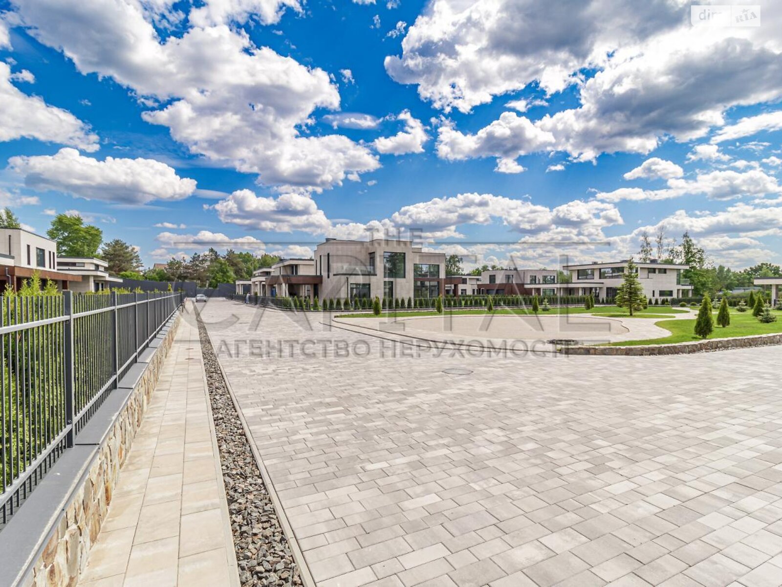 двоповерховий будинок, 267 кв. м, цегла. Продаж у Козині фото 1 двоповерховий будинок, 267 кв. м, цегла. Продаж у Козині фото 1