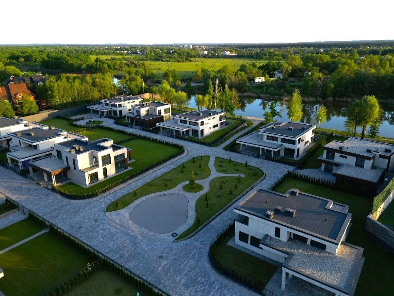 двоповерховий будинок, 262 кв. м, цегла. Продаж у Козині фото 1 двоповерховий будинок, 262 кв. м, цегла. Продаж у Козині фото 1