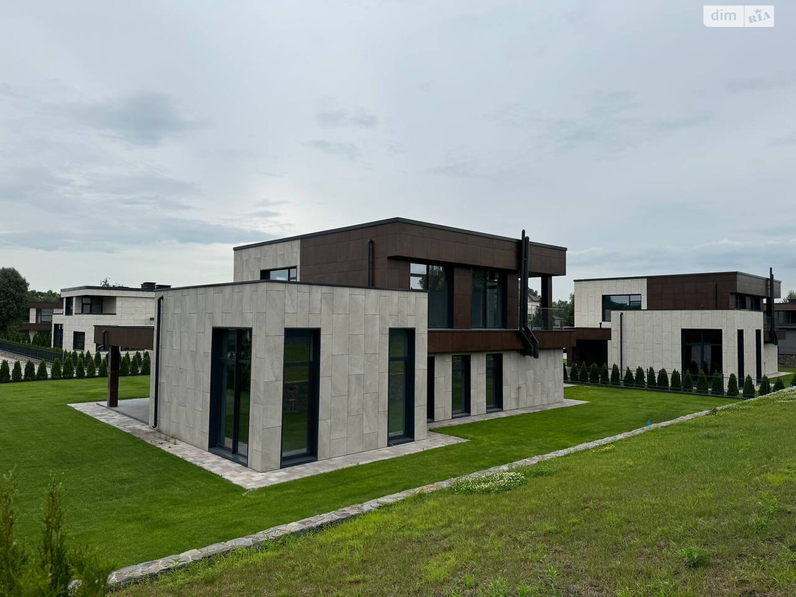 двоповерховий будинок, 262 кв. м, цегла. Продаж у Козині фото 1 двоповерховий будинок, 262 кв. м, цегла. Продаж у Козині фото 1