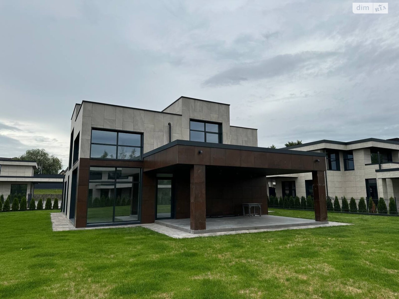 двухэтажный дом, 262 кв. м, кирпич. Продажа в Козине фото 1 двухэтажный дом, 262 кв. м, кирпич. Продажа в Козине фото 1