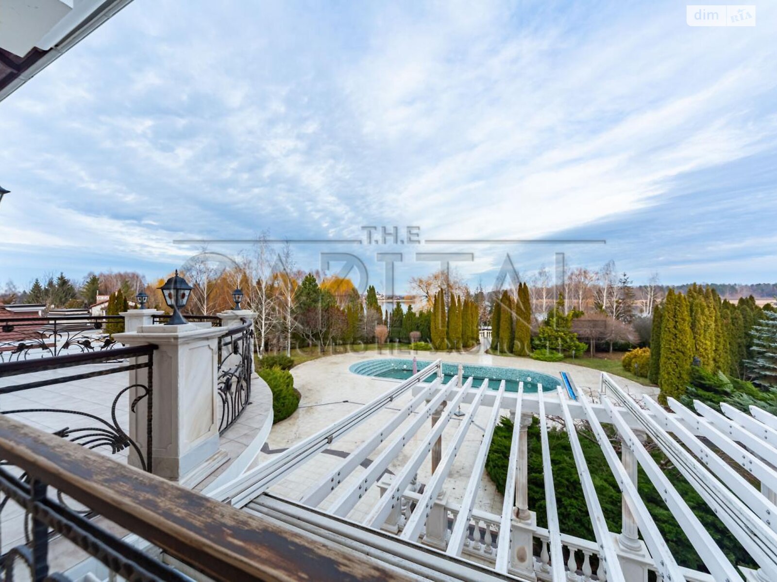 трехэтажный дом беседка, 882 кв. м, кирпич. Продажа в Козине фото 1 трехэтажный дом беседка, 882 кв. м, кирпич. Продажа в Козине фото 1