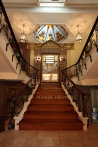 триповерховий будинок з верандою, 950 кв. м, цегла. Продаж у Козині фото 2