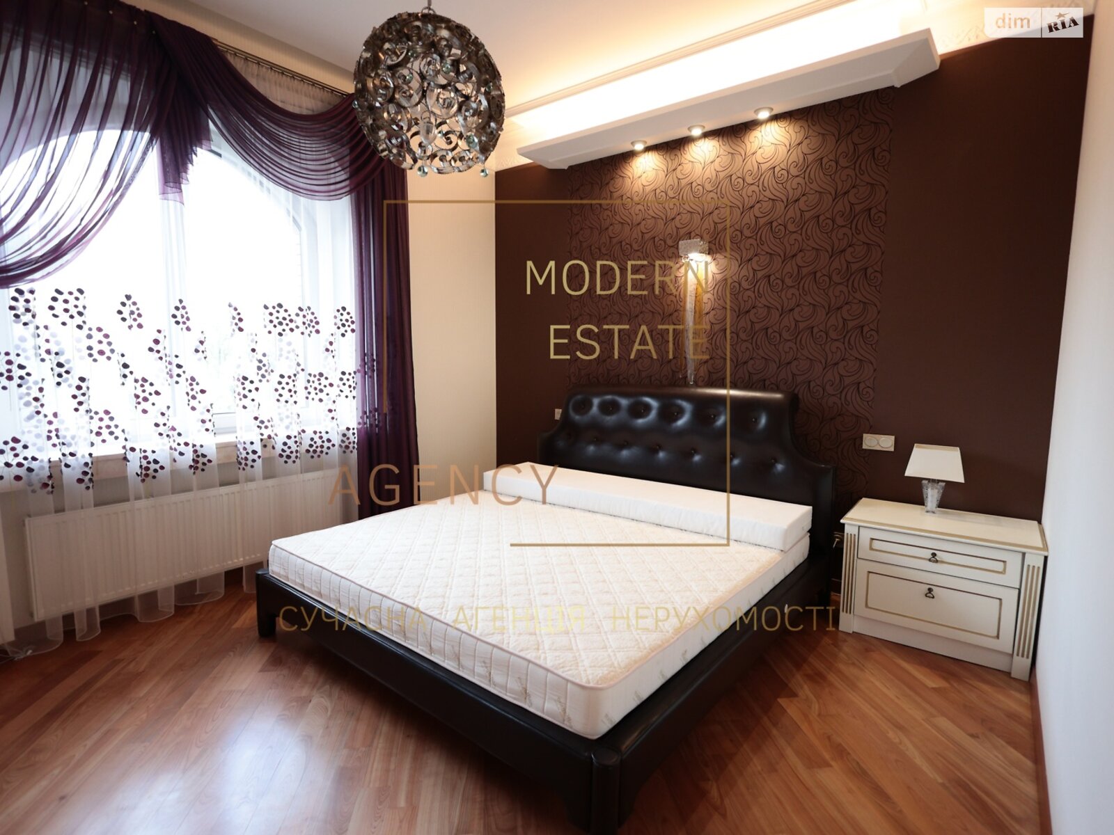 трехэтажный дом с верандой, 950 кв. м, кирпич. Продажа в Козине фото 1 трехэтажный дом с верандой, 950 кв. м, кирпич. Продажа в Козине фото 1