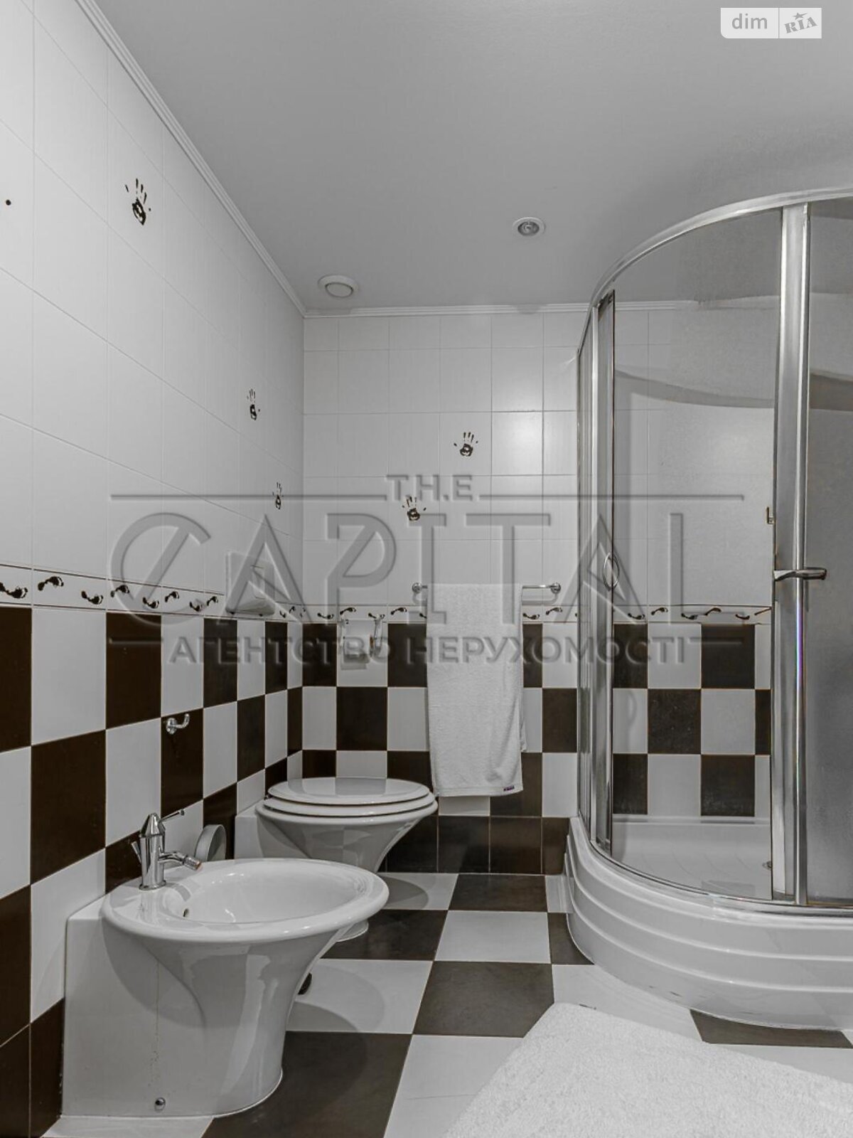 триповерховий будинок з верандою, 917 кв. м, цегла. Продаж у Козині фото 1 триповерховий будинок з верандою, 917 кв. м, цегла. Продаж у Козині фото 1