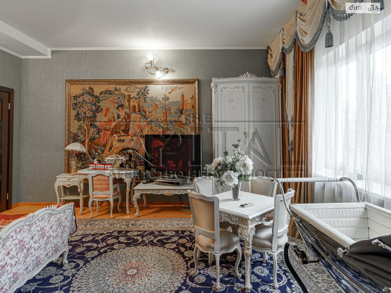 триповерховий будинок з верандою, 917 кв. м, цегла. Продаж у Козині фото 1 триповерховий будинок з верандою, 917 кв. м, цегла. Продаж у Козині фото 1