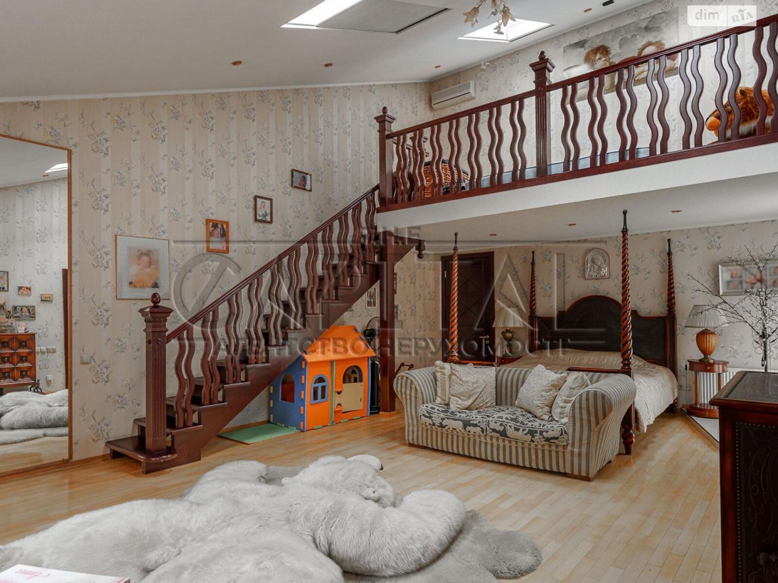 триповерховий будинок з верандою, 917 кв. м, цегла. Продаж у Козині фото 1 триповерховий будинок з верандою, 917 кв. м, цегла. Продаж у Козині фото 1