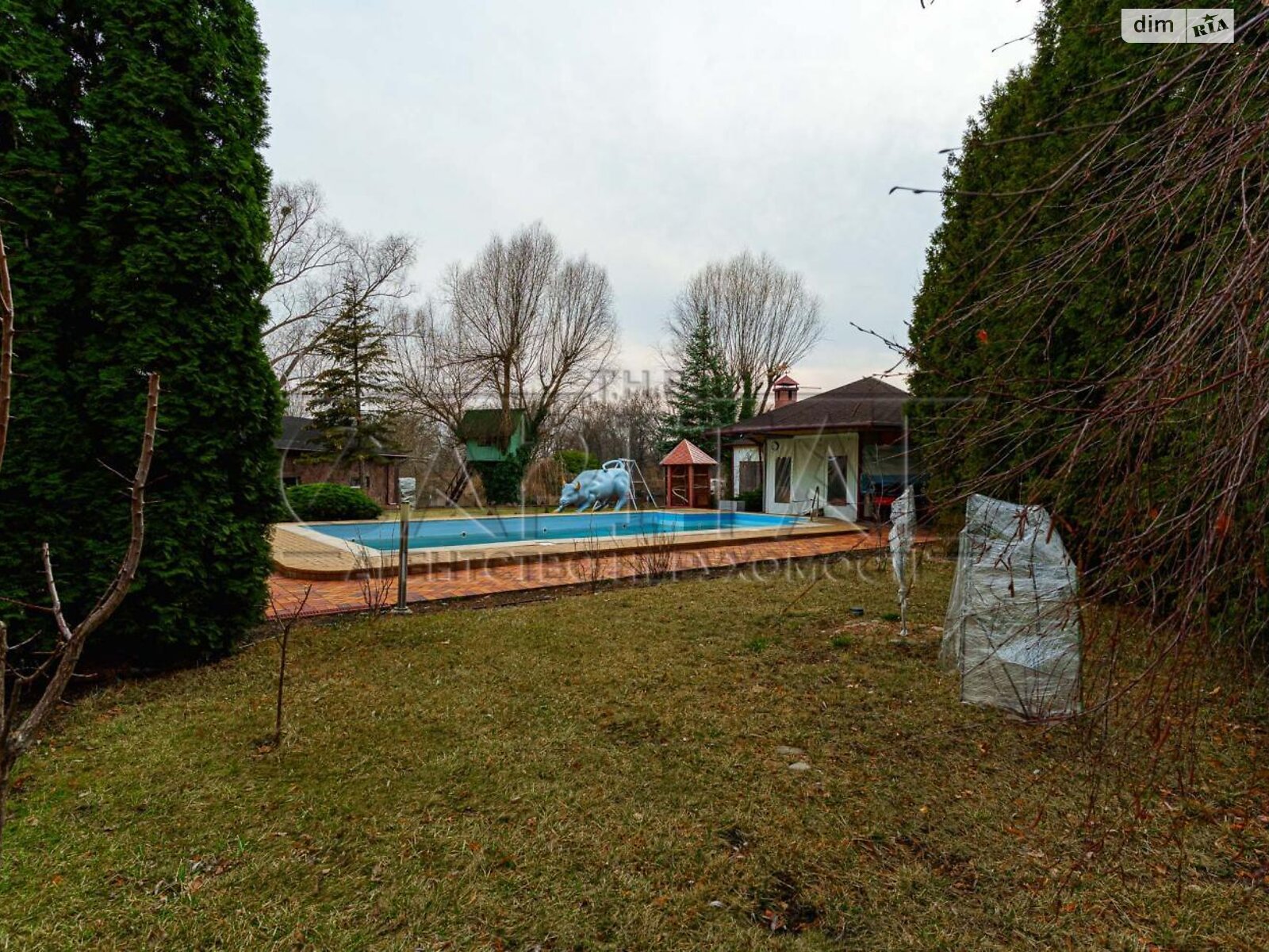 триповерховий будинок з верандою, 917 кв. м, цегла. Продаж у Козині фото 1 триповерховий будинок з верандою, 917 кв. м, цегла. Продаж у Козині фото 1