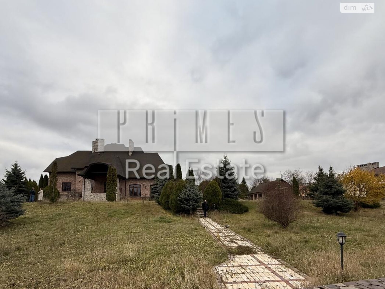 двухэтажный дом с гаражом, 730 кв. м, кирпич. Продажа в Козине фото 1