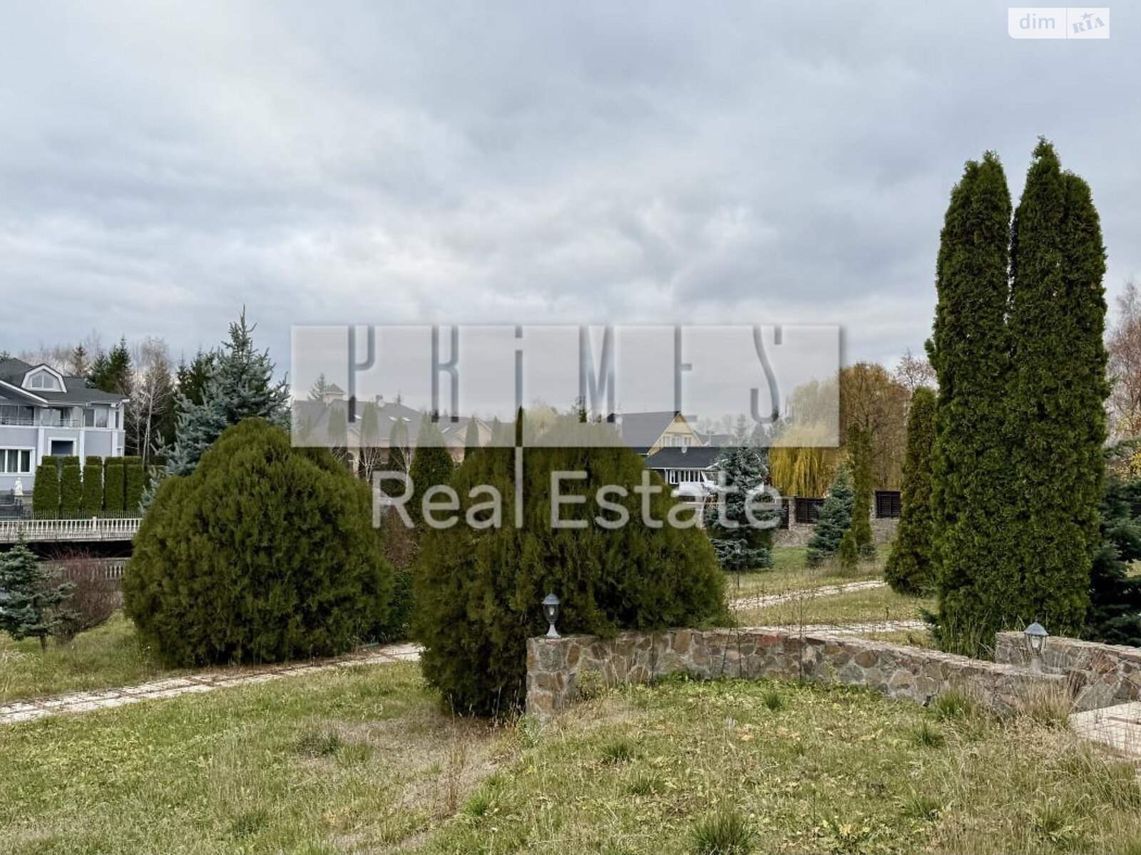 двухэтажный дом с гаражом, 730 кв. м, кирпич. Продажа в Козине фото 1