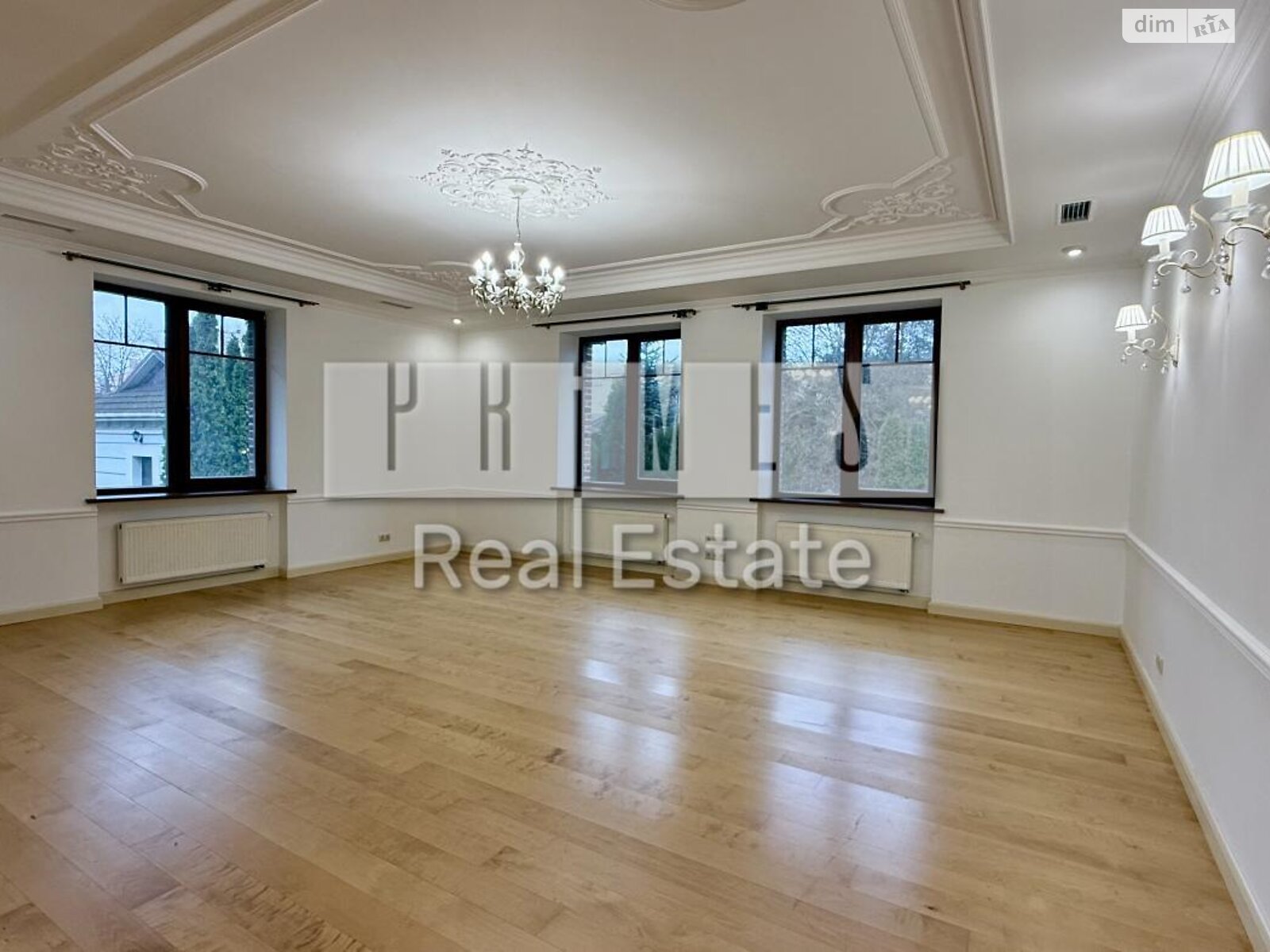 двухэтажный дом с гаражом, 730 кв. м, кирпич. Продажа в Козине фото 1