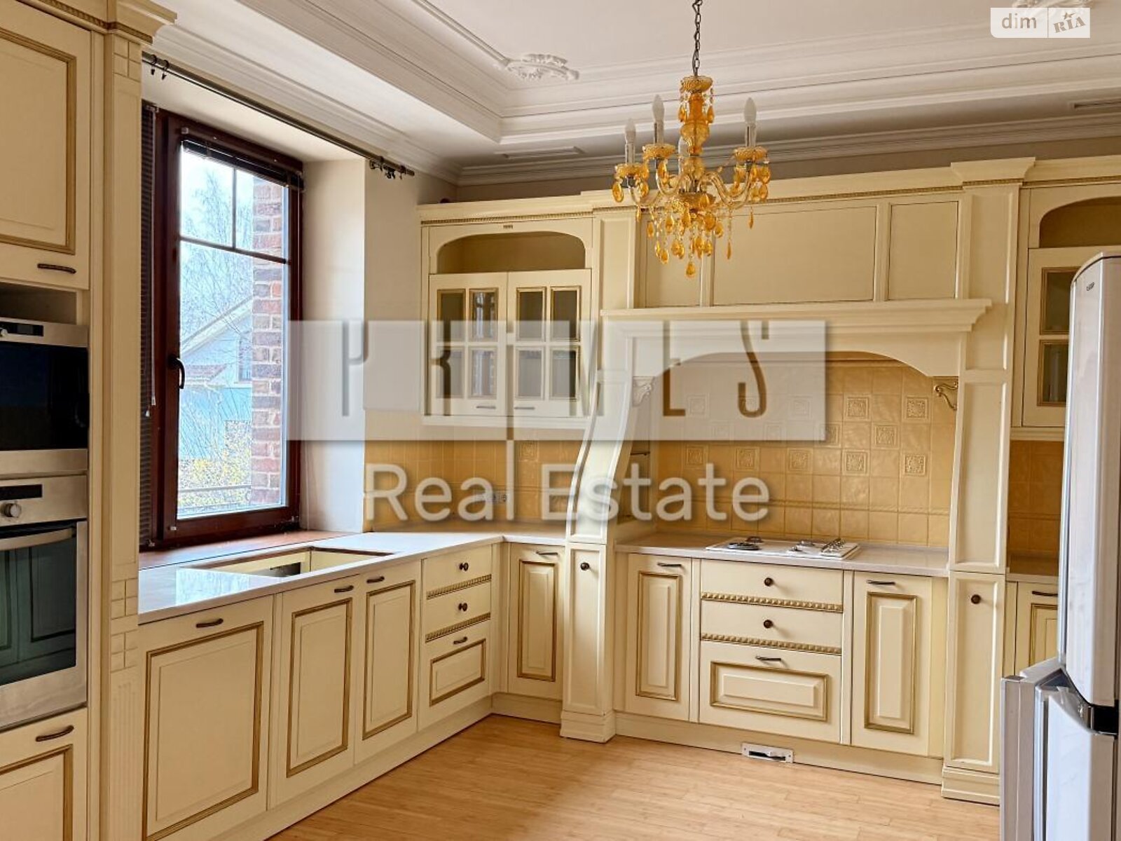 двухэтажный дом с гаражом, 730 кв. м, кирпич. Продажа в Козине фото 1