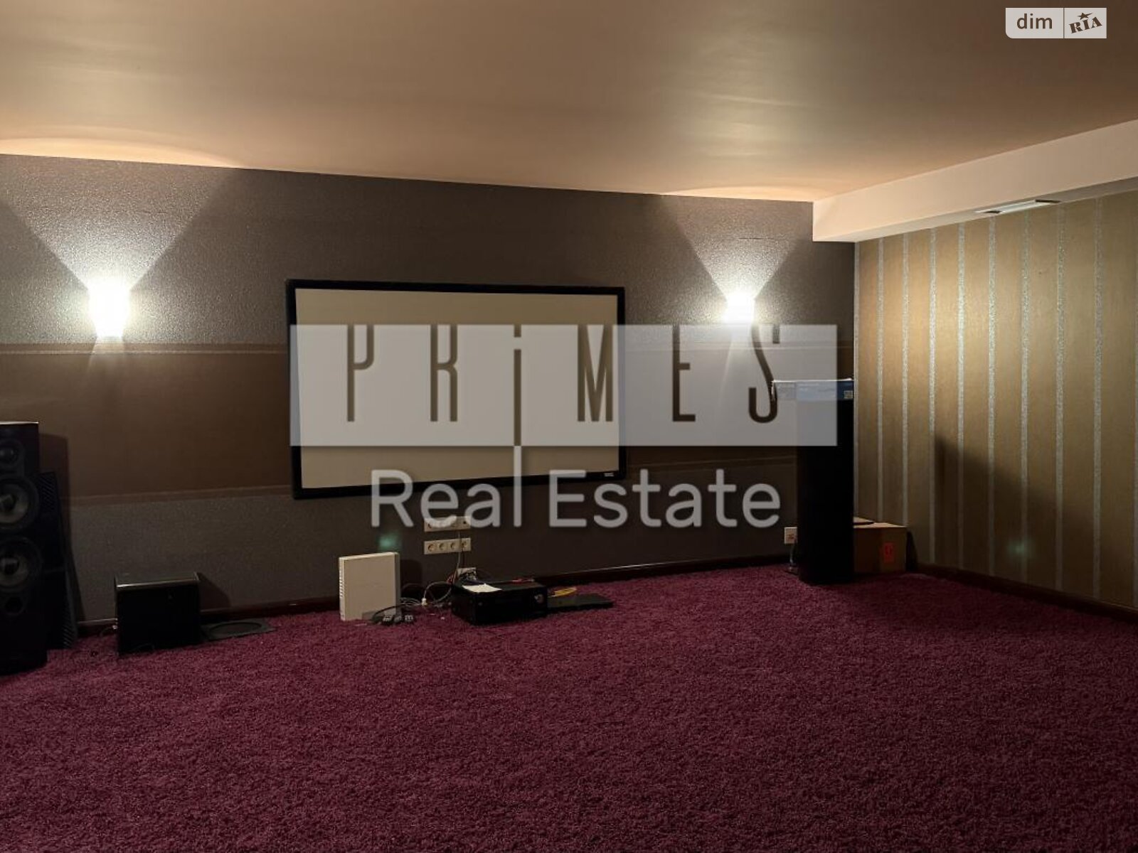 двухэтажный дом с гаражом, 730 кв. м, кирпич. Продажа в Козине фото 1