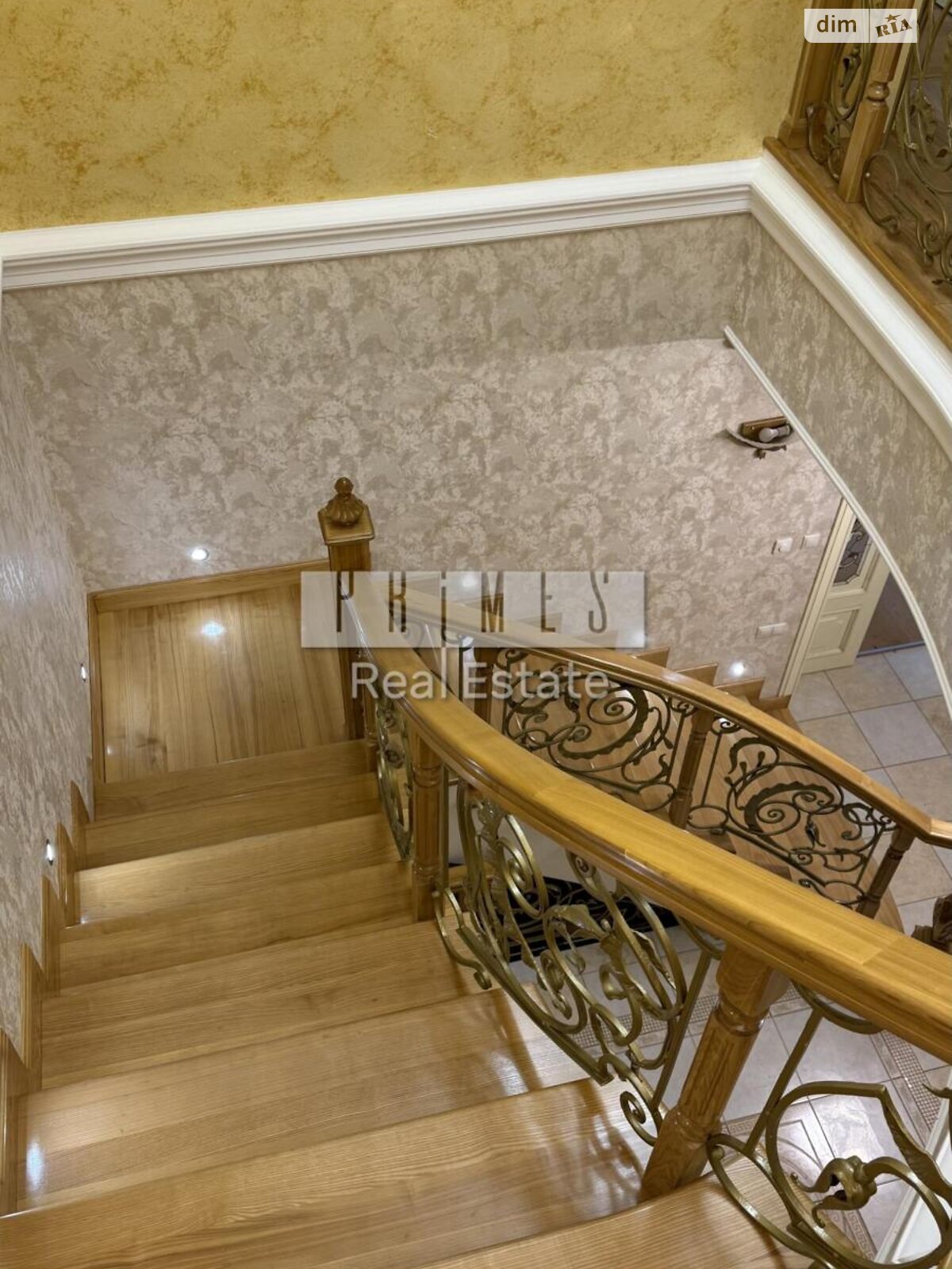 двухэтажный дом с гаражом, 730 кв. м, кирпич. Продажа в Козине фото 1